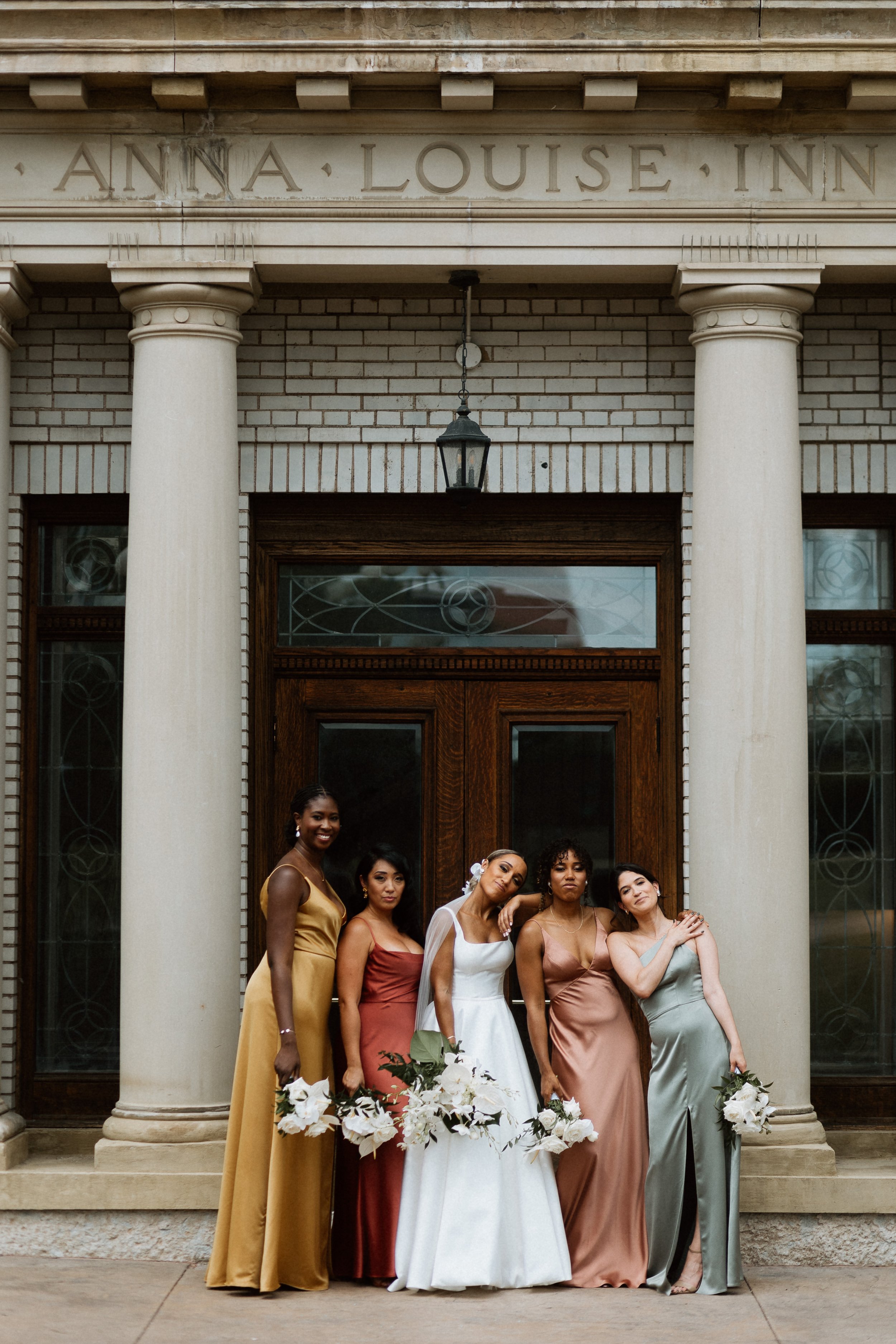 Lytle Park Hotel Bridesmaid Pose