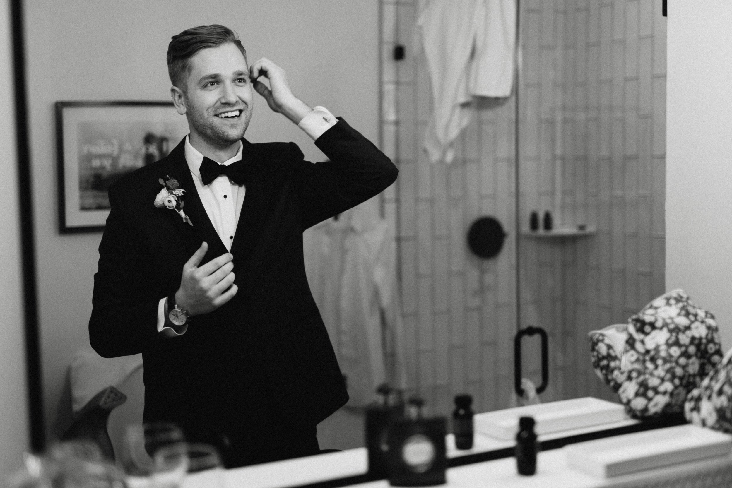 Groom Getting Ready Hotel Covington Cincinnati 