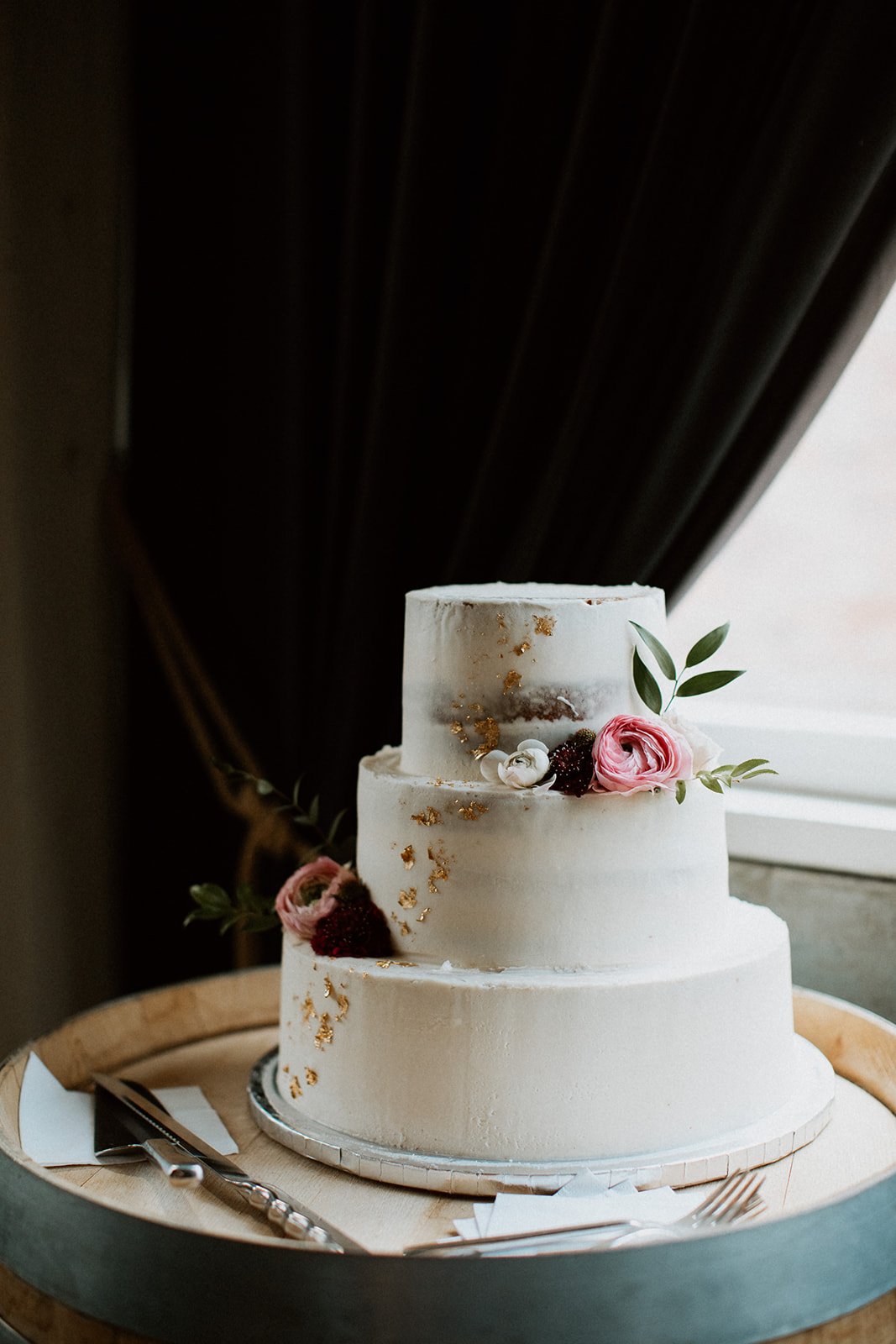 Wedding Cake Skeleton Root Winery Cincinnati Fat Ben's Bakery