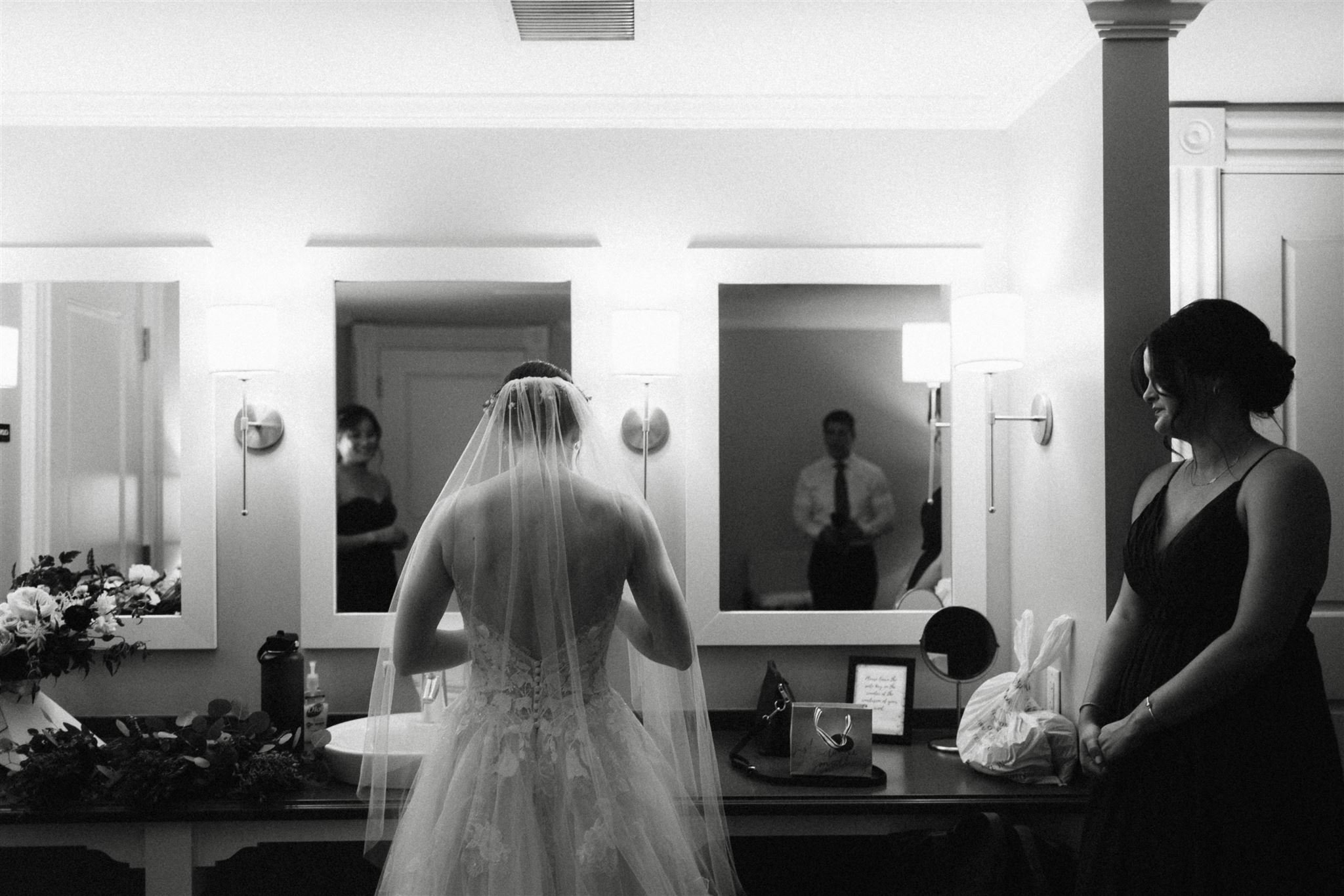 Bridal Suite Prep at Franklin park conservatory 