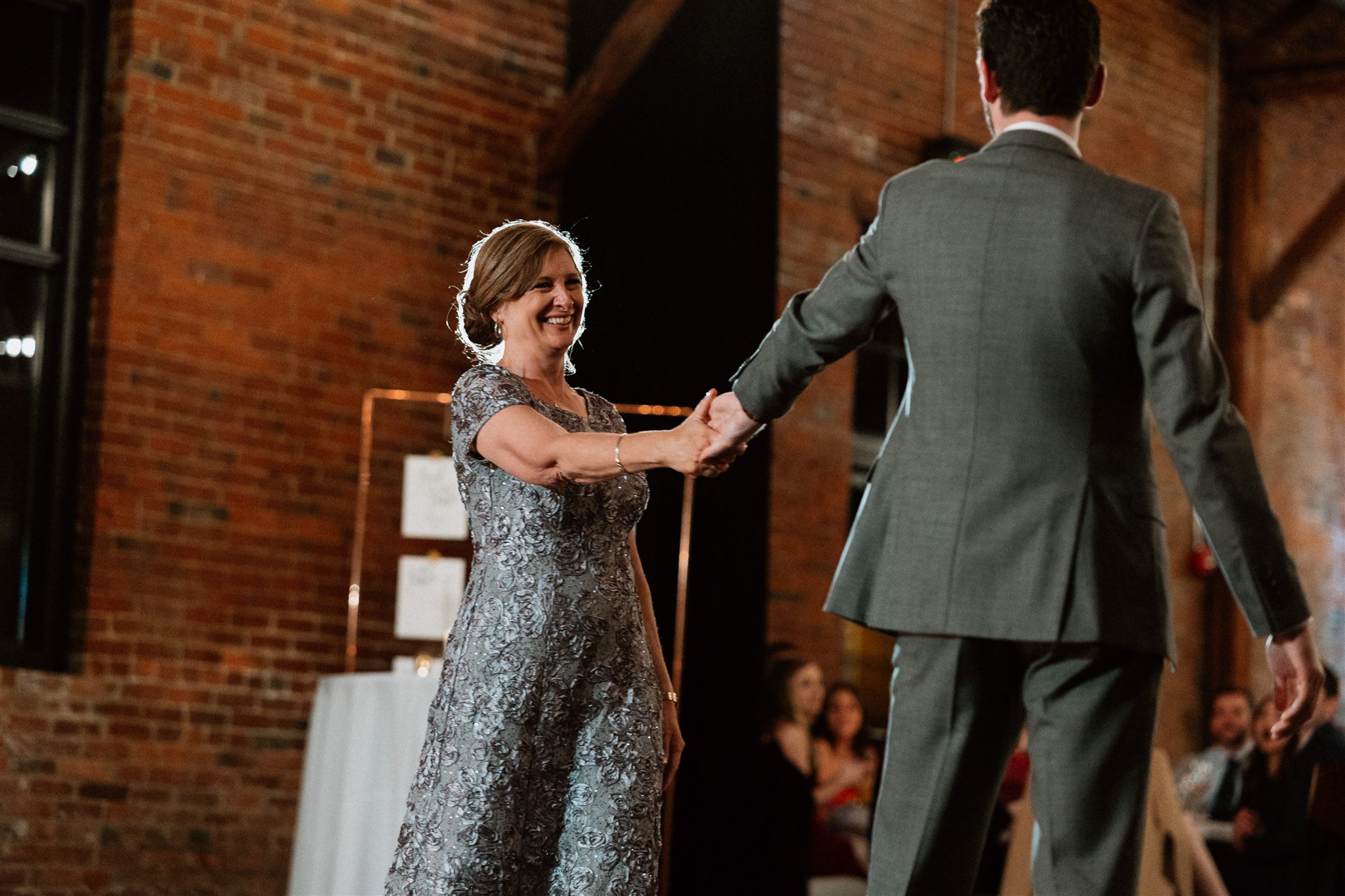 groom and mother dance