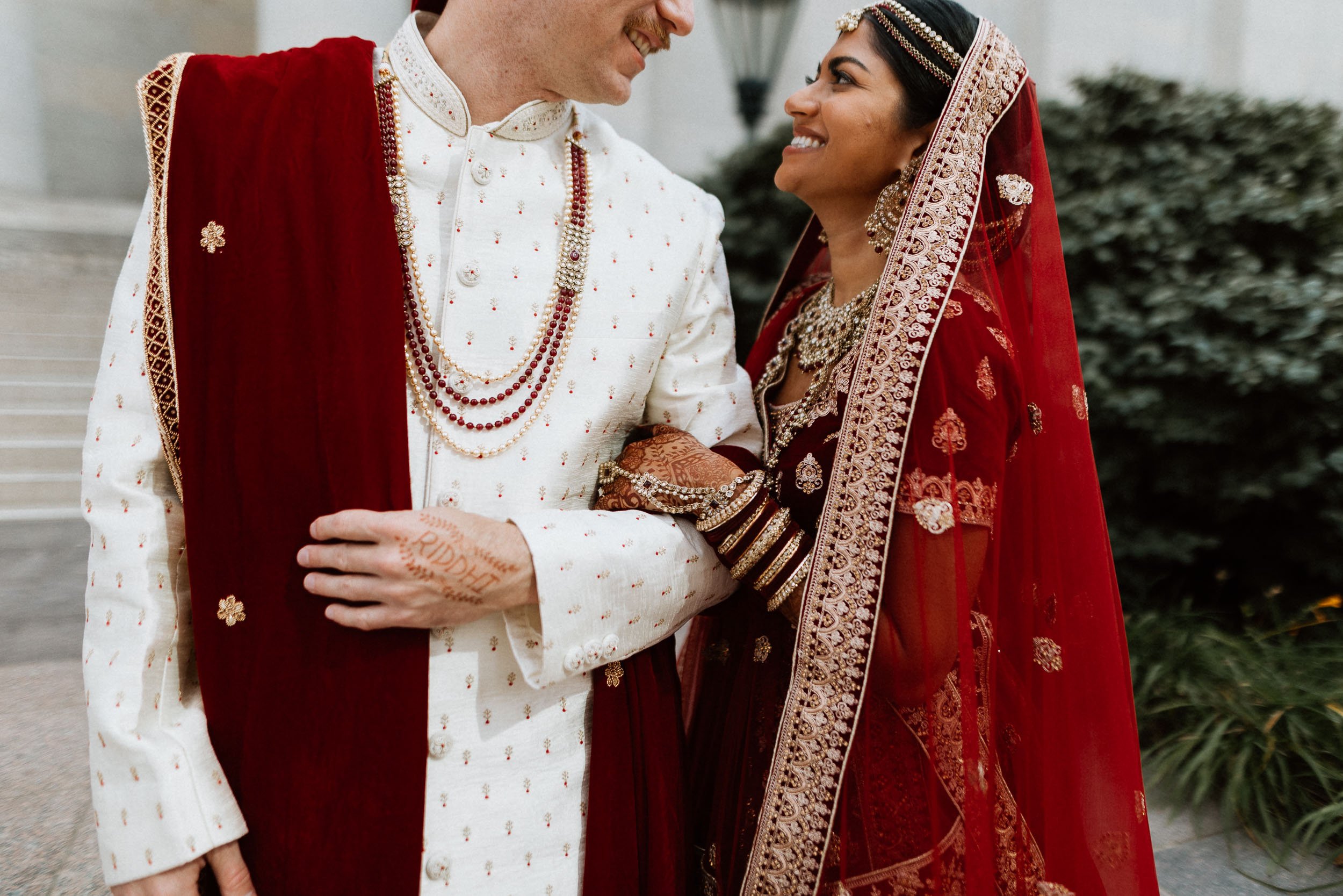 Riddhi-Brennon-Columbus-Statehouse-Indian-Fusion-Wedding-038.jpg