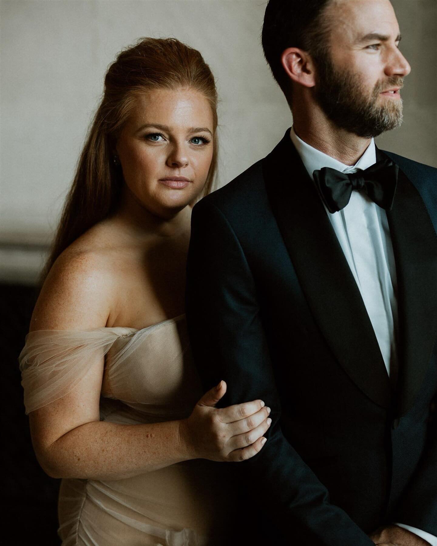 Ashley + Brien: the portraits 

Classy, bold, confident, sophisticated with a side of fun and non-traditional. 

Everything these two are and more wrapped up into some of our favorite portraits we&rsquo;ve ever taken at the Dayton Art Institute. 

#w