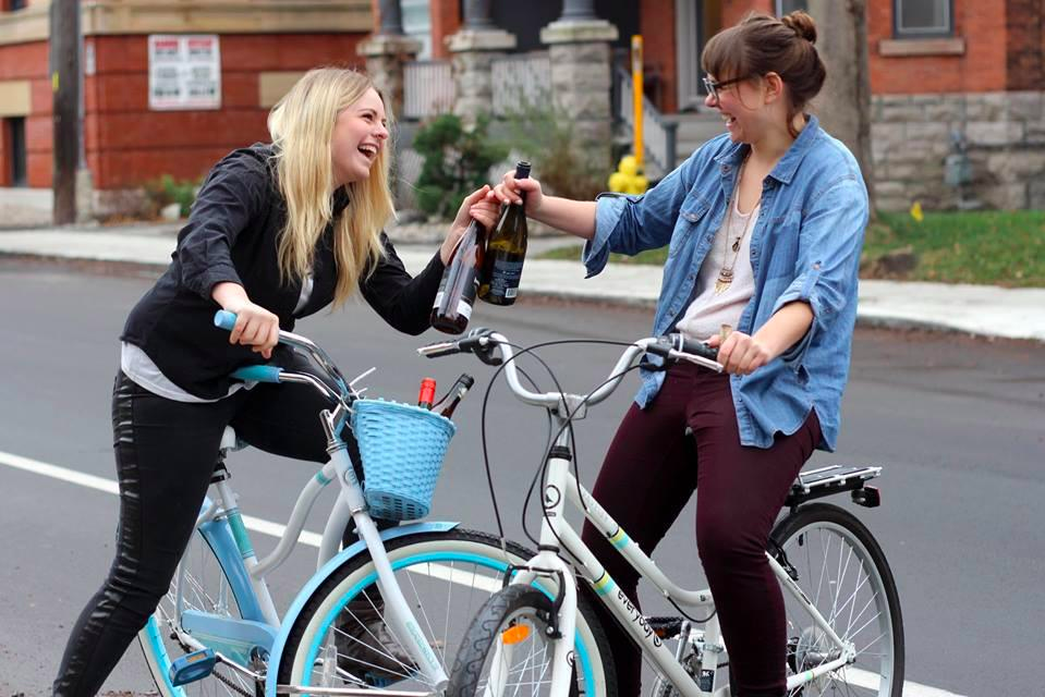Pictured: Amanda Logan, Lauren Cauchy & Wine.