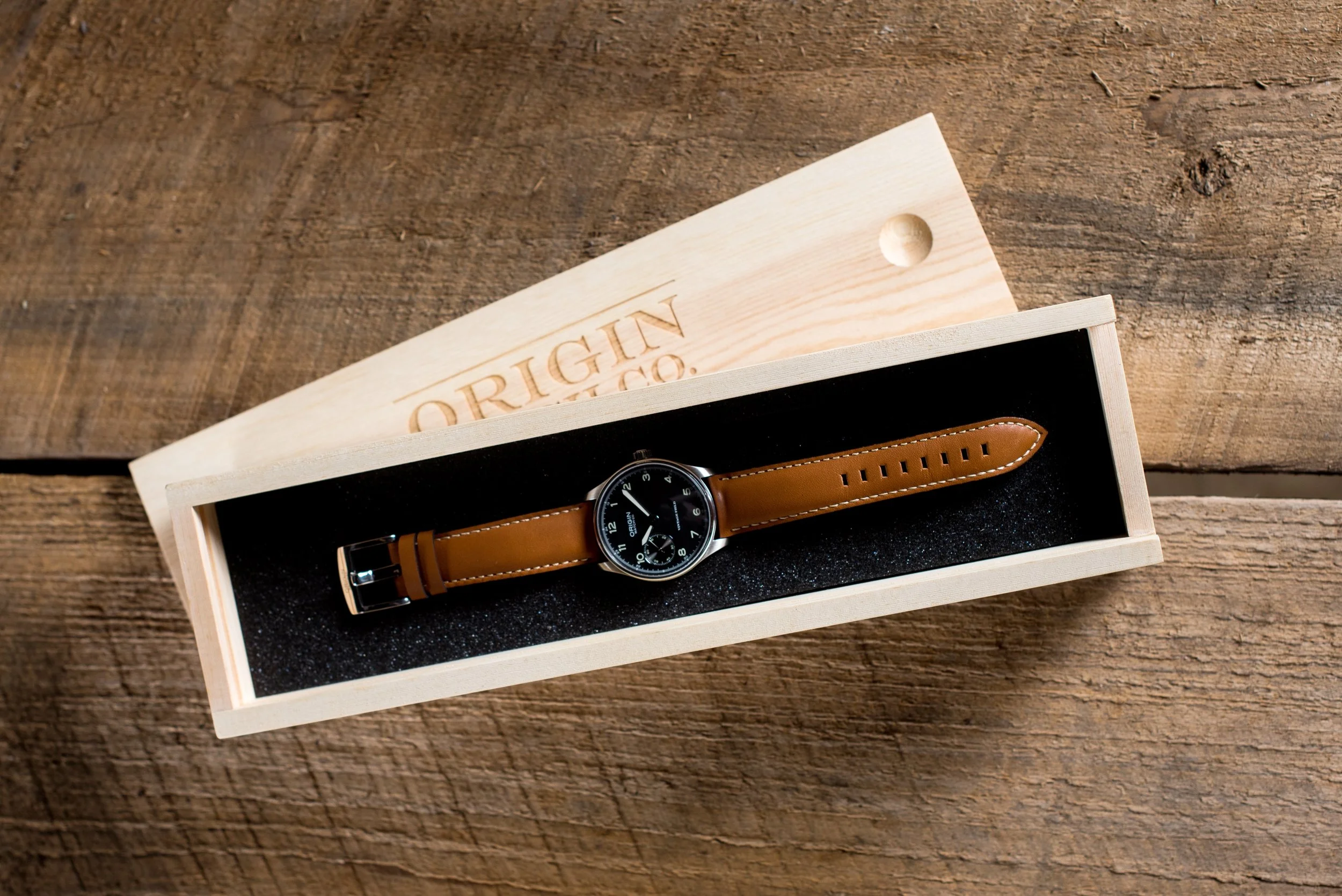 Copy of vintage field watch pinewood box