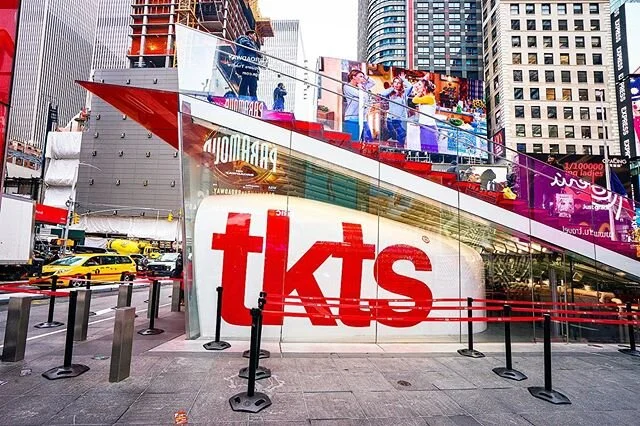 💓 (photographed #beforecorona on assignment for @slgreen_realty )