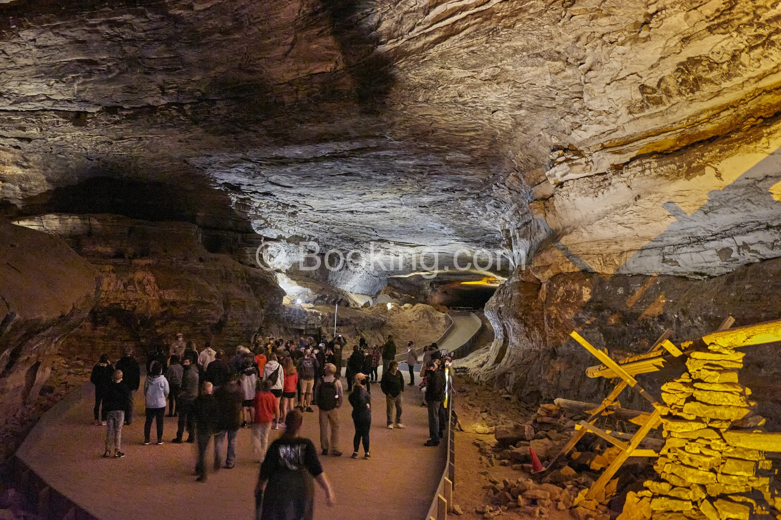 Inside Mammoth Cave, Photography by Nashville based photographer Leslie Parrott