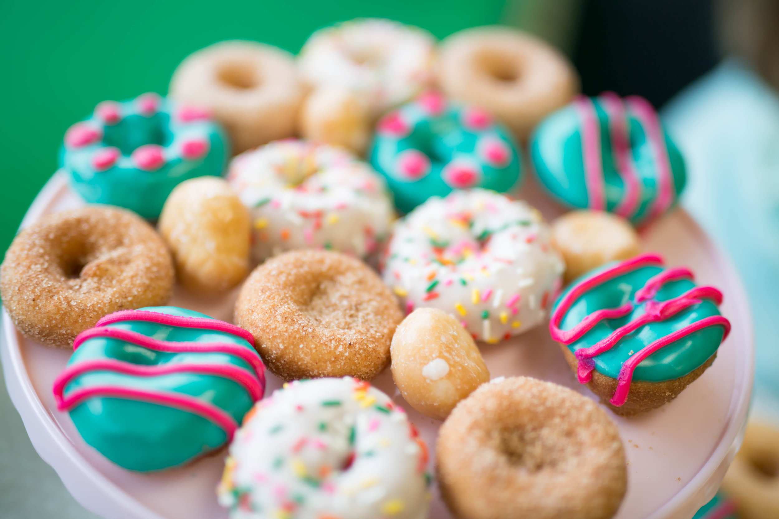 LIVI-LEES-DONUTS-1.jpg