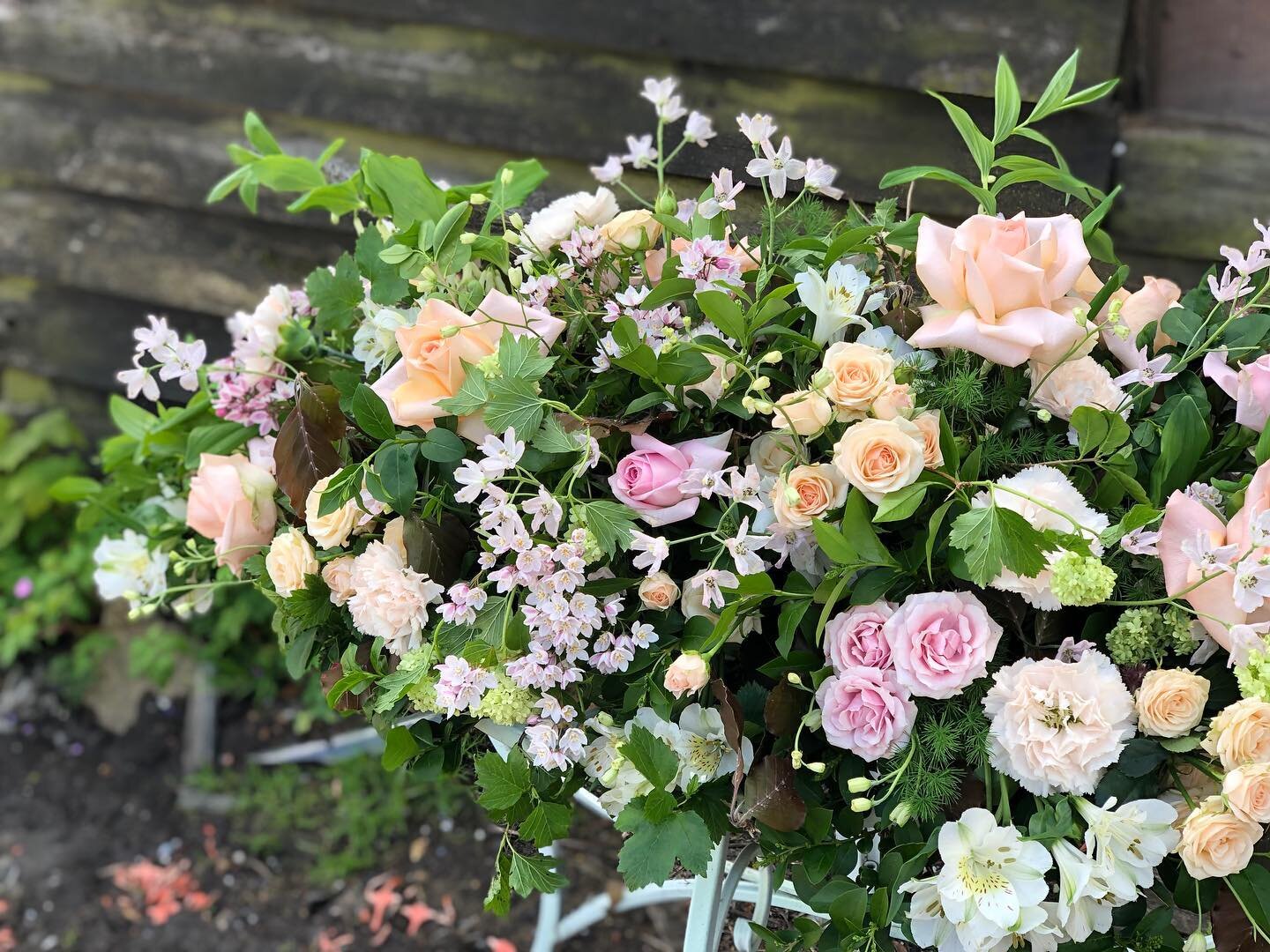 The Flower BoutiqueFlower and Plant Delivery to Amersham 01494 762760