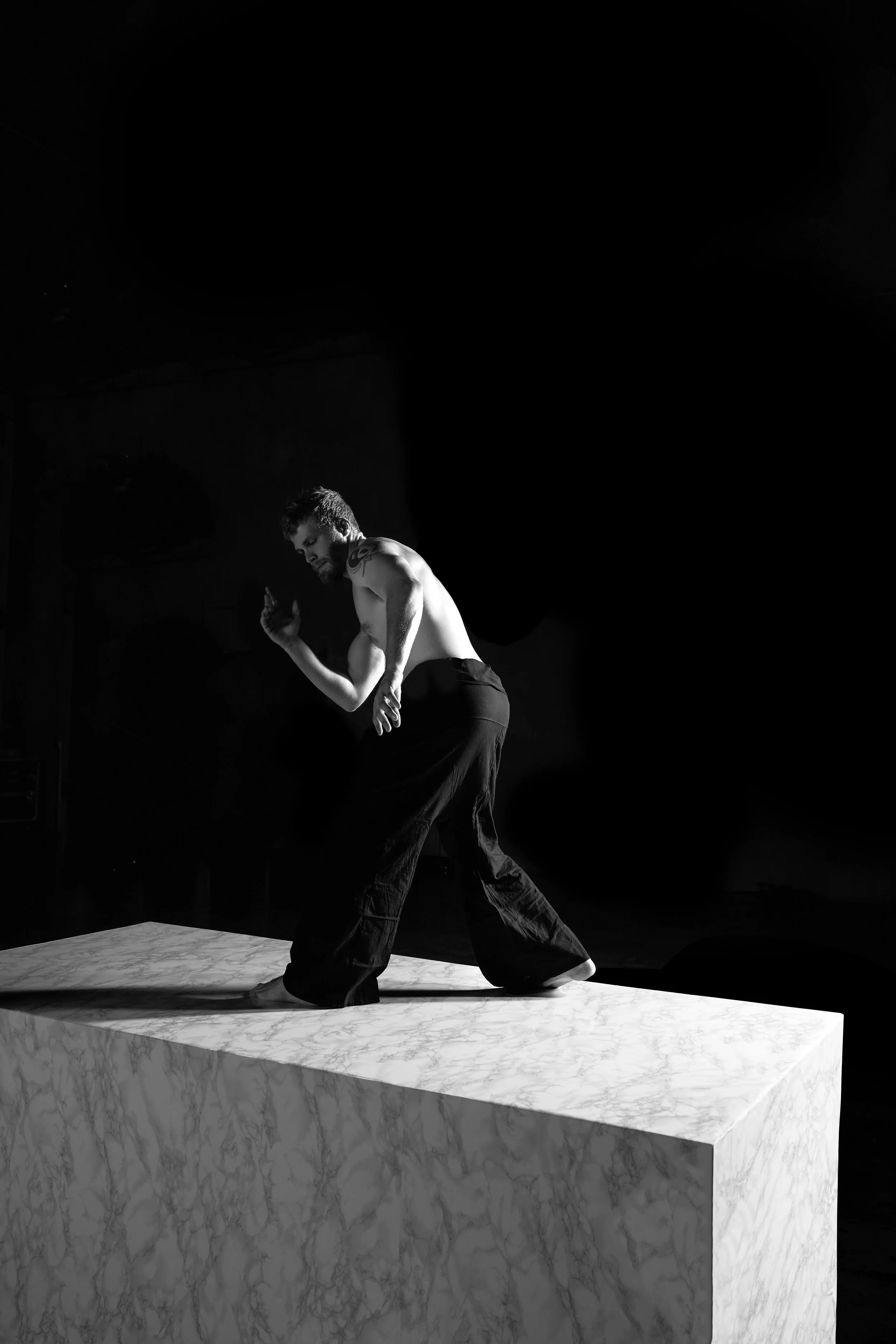 Statue-2.jpg