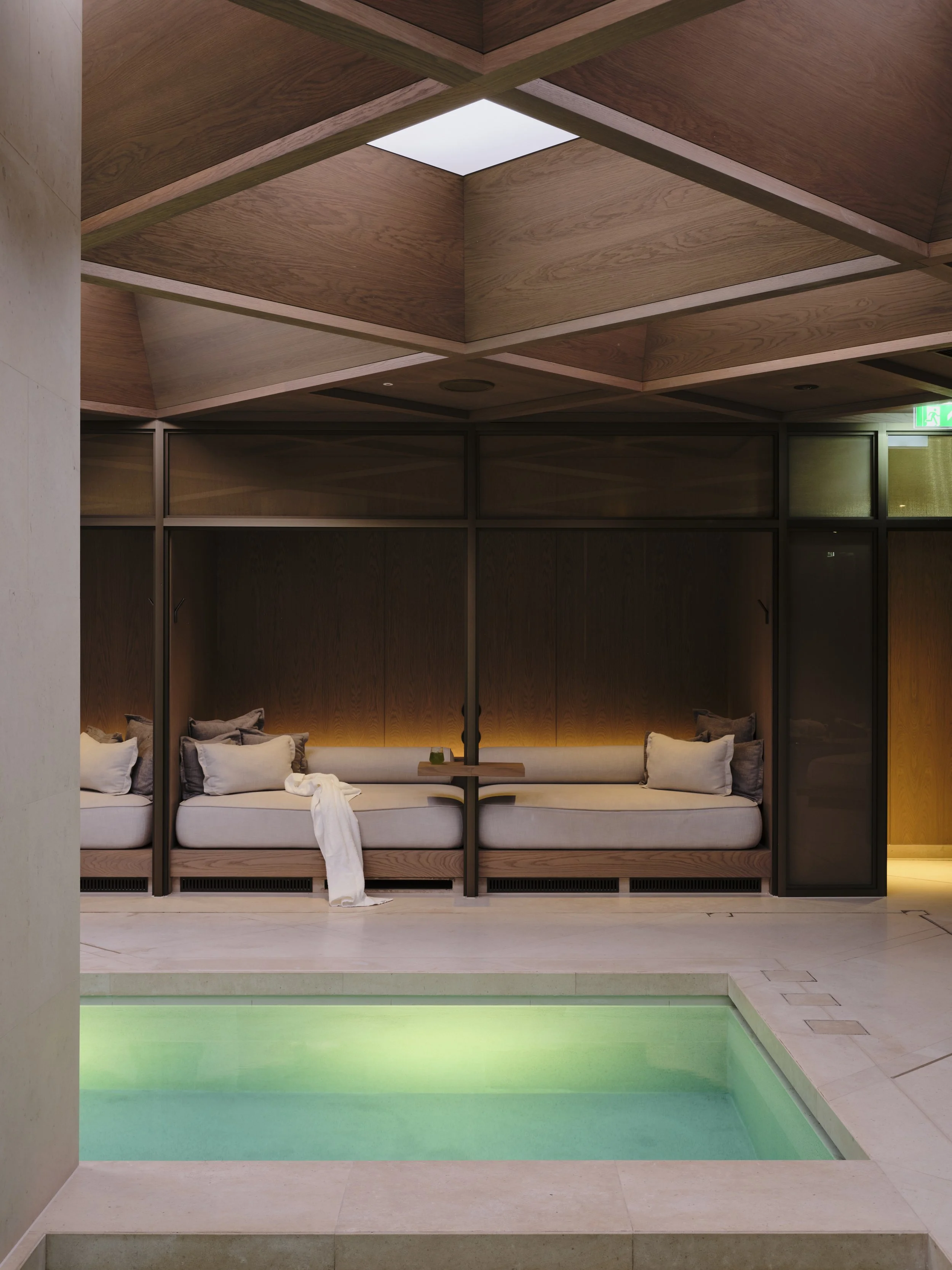 Spa_HCOM_FYPS2_Londoner_London_Watson_0006.jpg