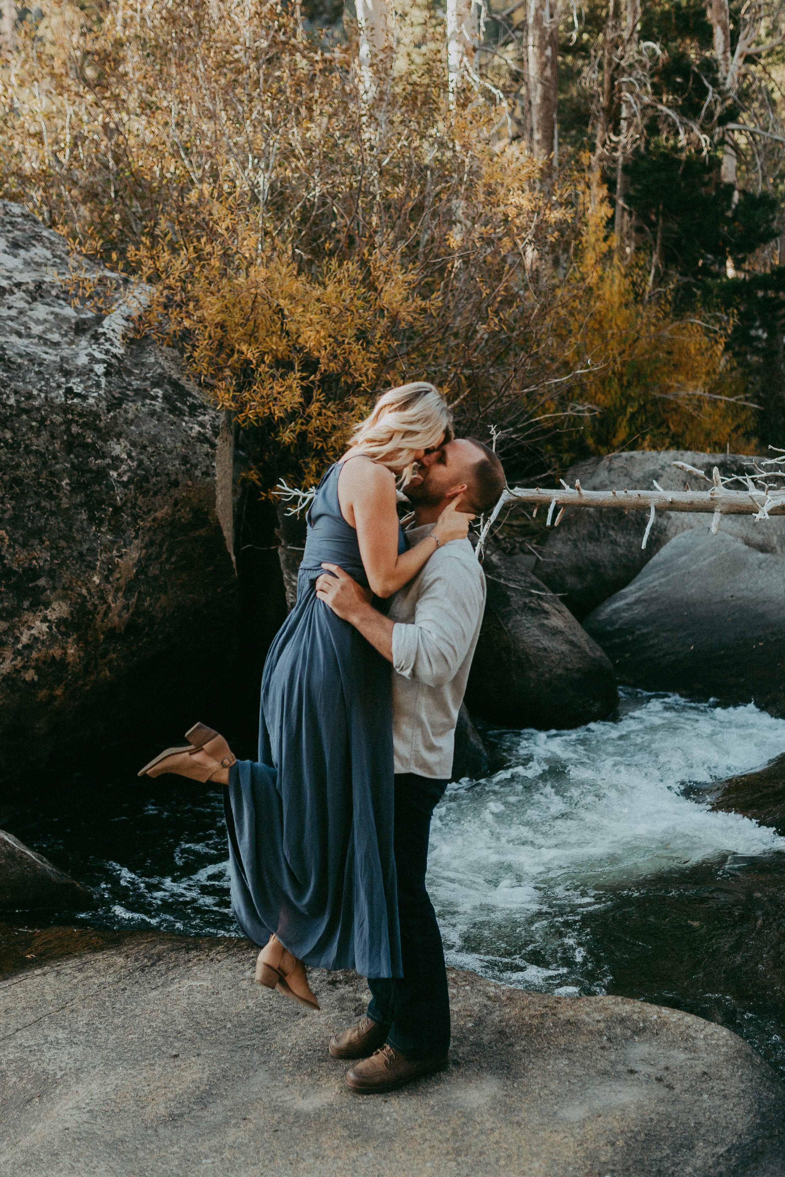 american river engagement session
