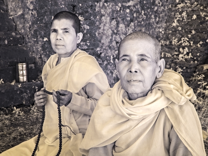 Nuns at Temple of 90,000 Buddhas, Mrauk U