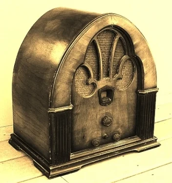  How the news arrived: a cathedral radio of the 1930s.