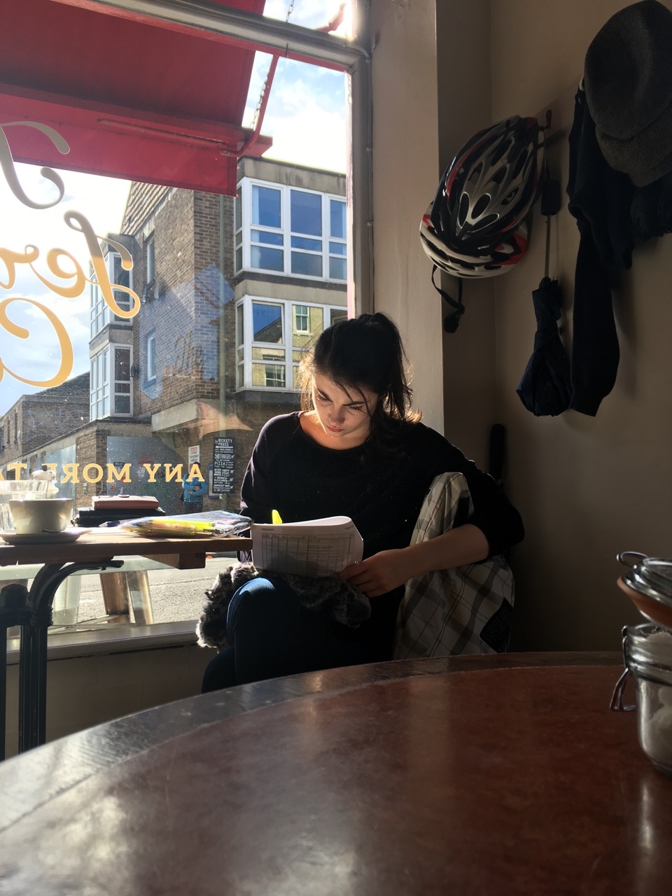  Girl in a café (Oxford) 