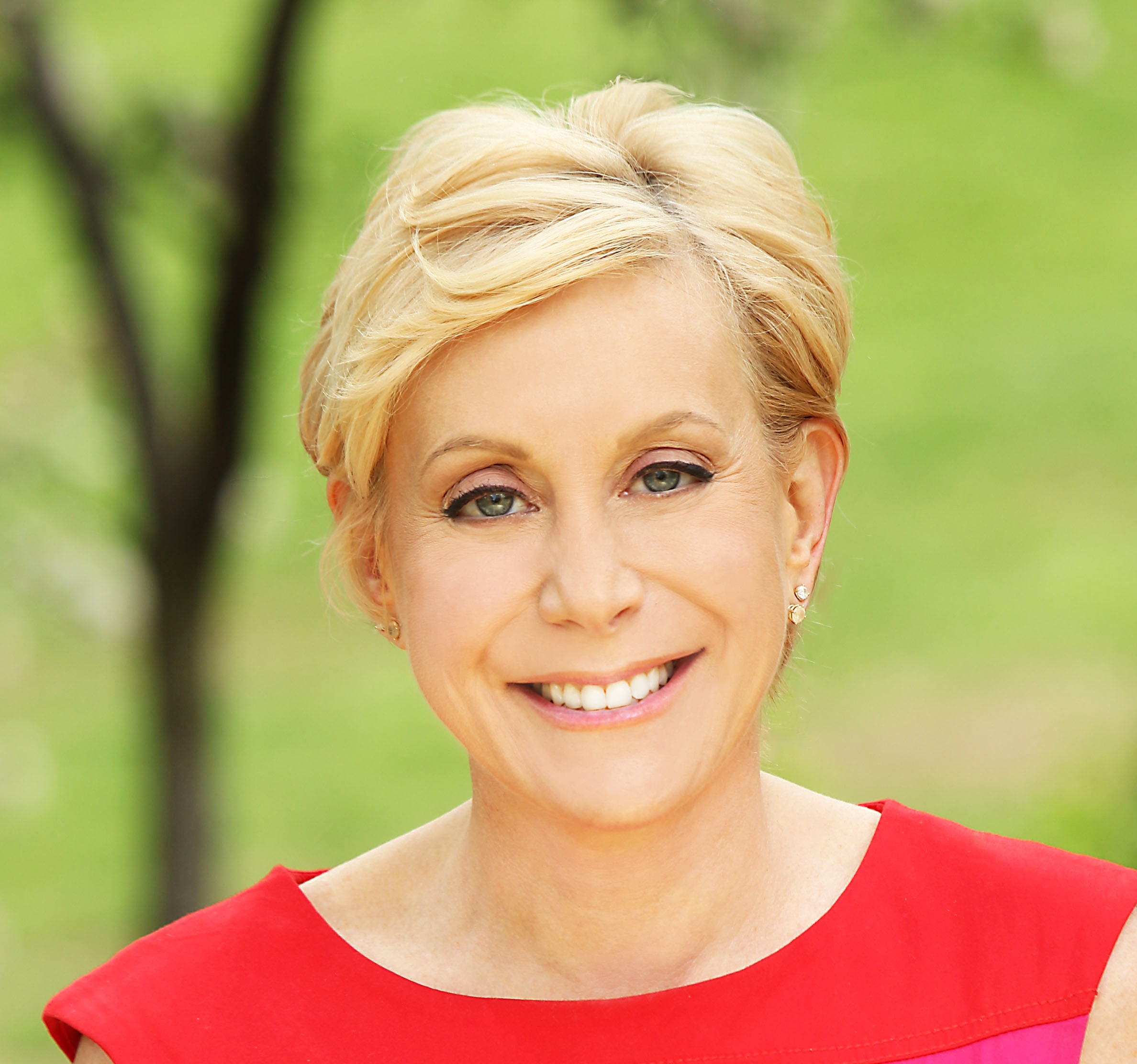 Melanie Young - Host - The Connected Table Live &amp; Fearless Fabulous You - IHeart Radio (USA)