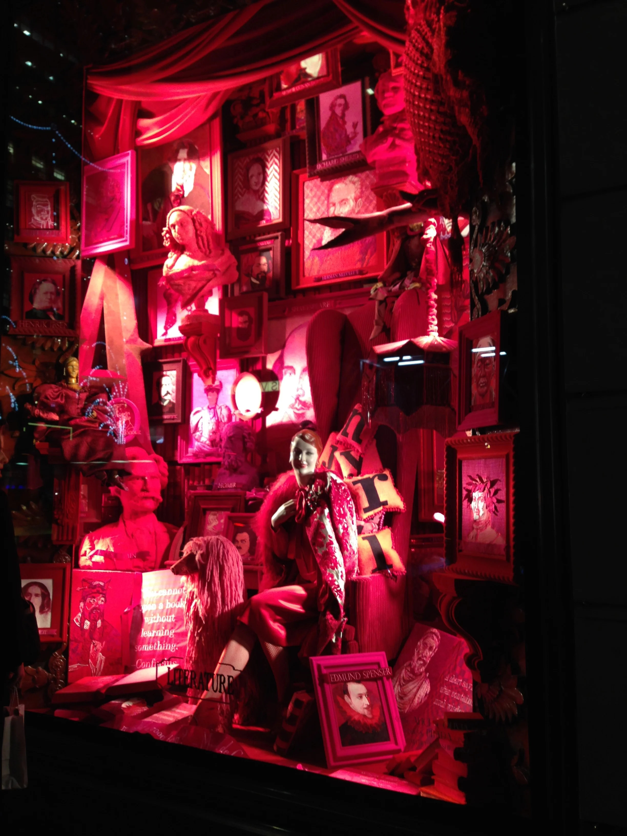 Saks vs. Bergdorfs: Vitrines de Festas 2014