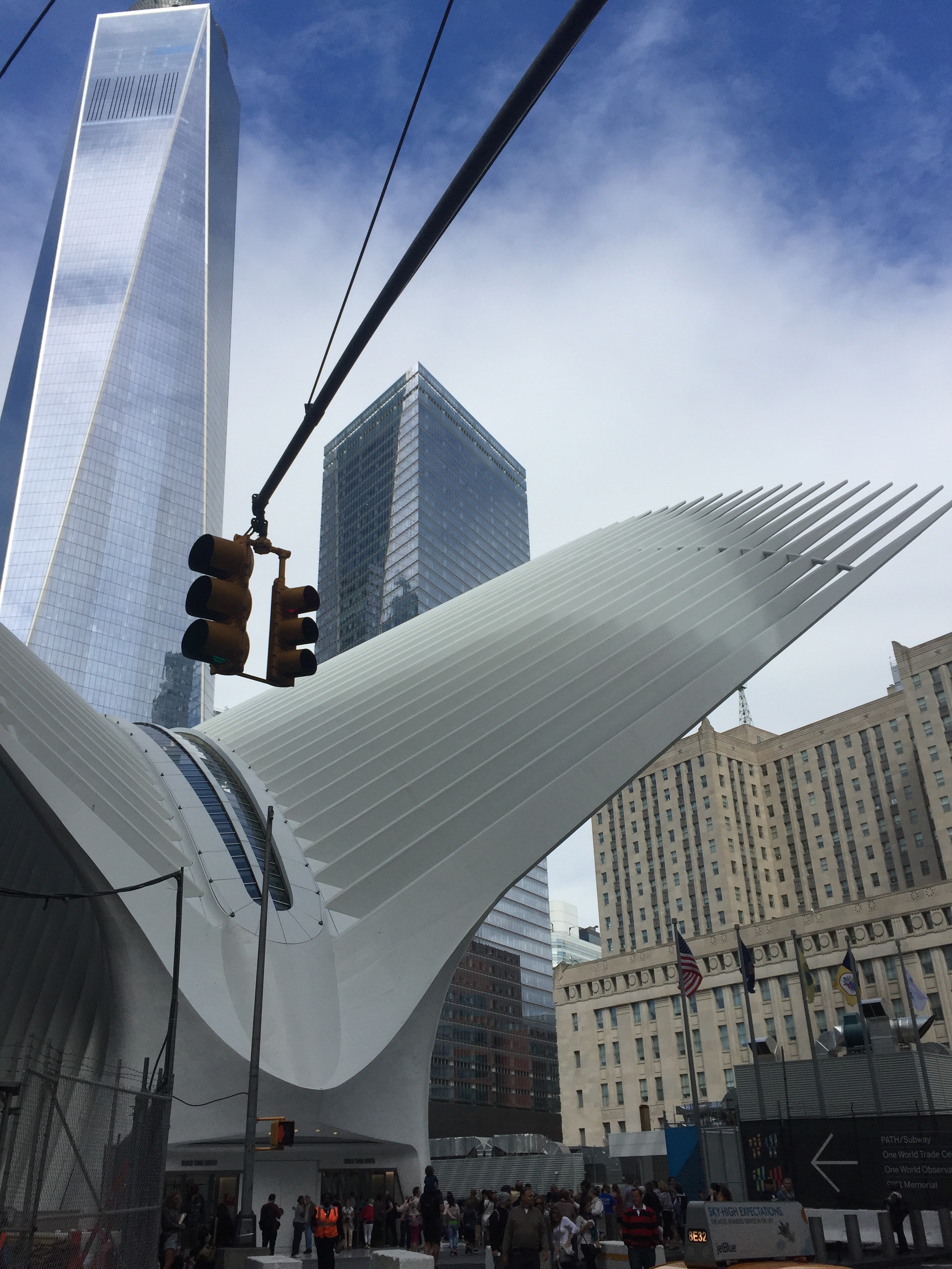 Oculus: Shopping Center, Estação de Trem ou Passagem Subterrânea?
