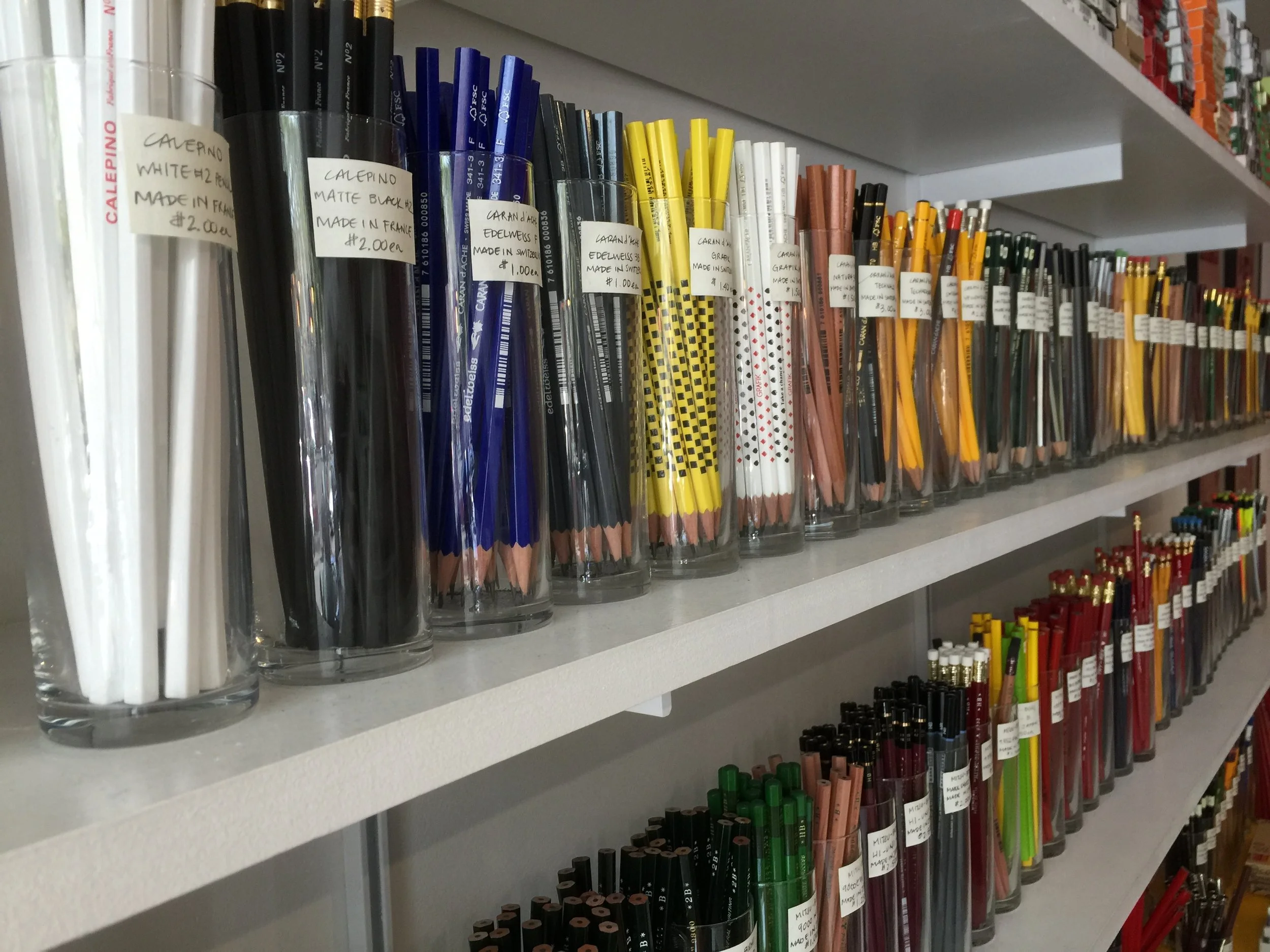 CW Pencil Enterprise: A Única Loja de Lápis do Mundo