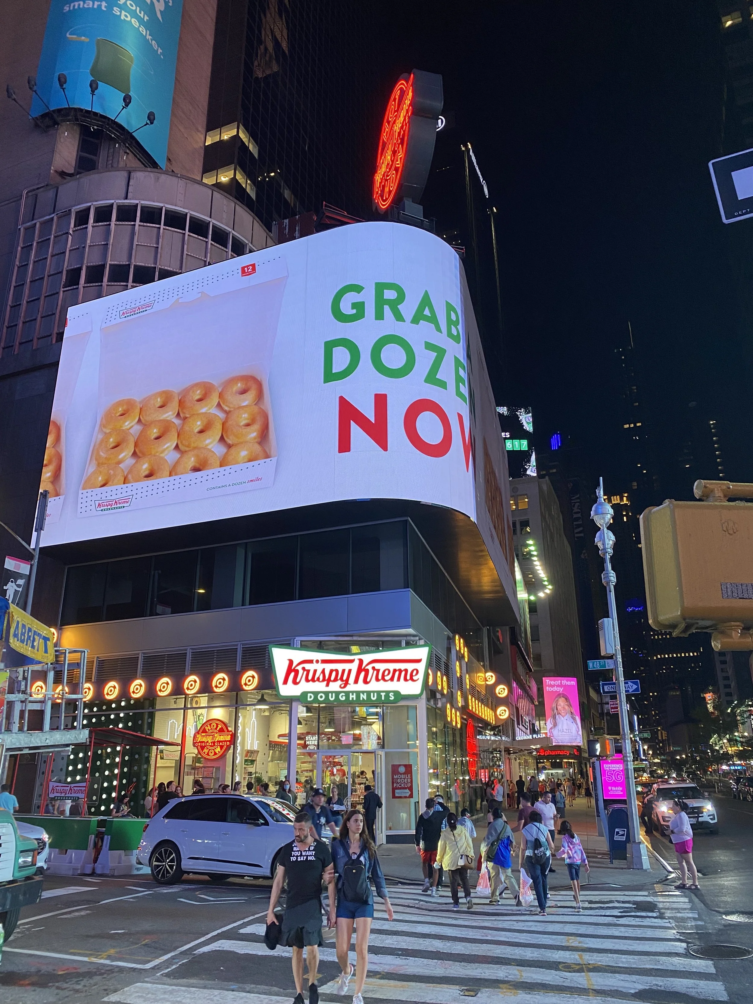 Conhecendo a flagship da Krispy Kreme na Times Square
