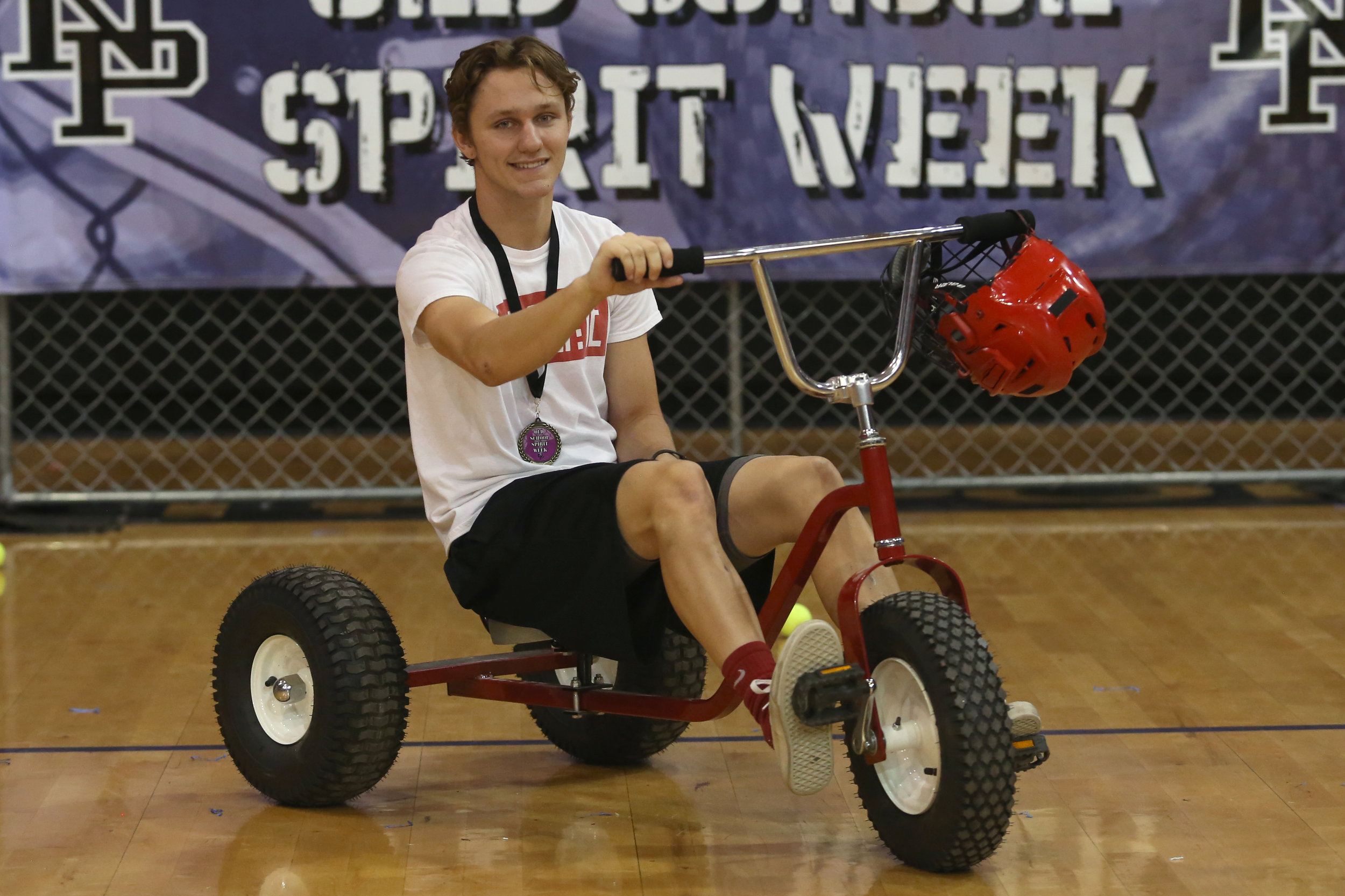 Seniors win Falcon Cart Challenge