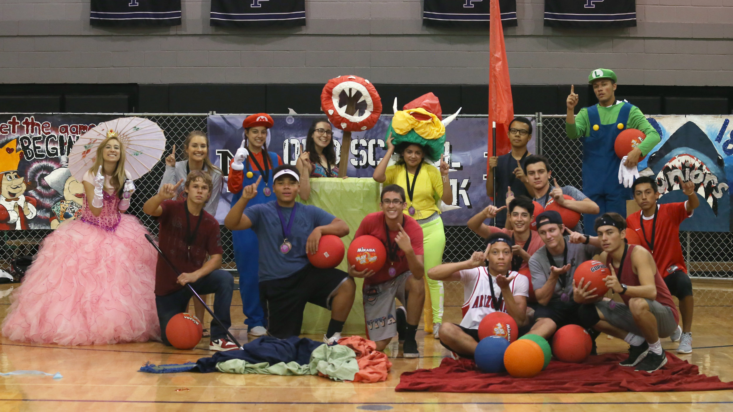 Seniors Sweep Day Four of Old School Spirit Week
