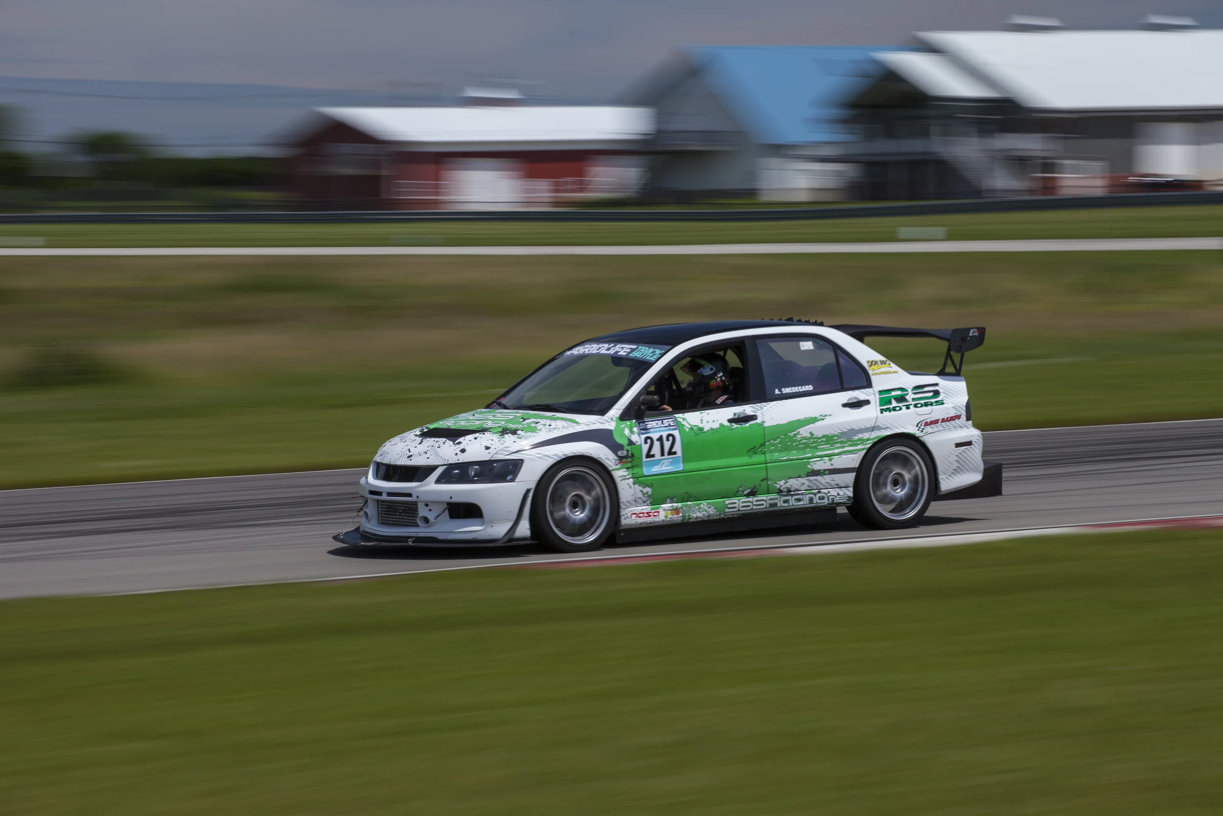 365 Racing / RS motors 2015 Unlimited season champ looks to keep his winning streak going. 