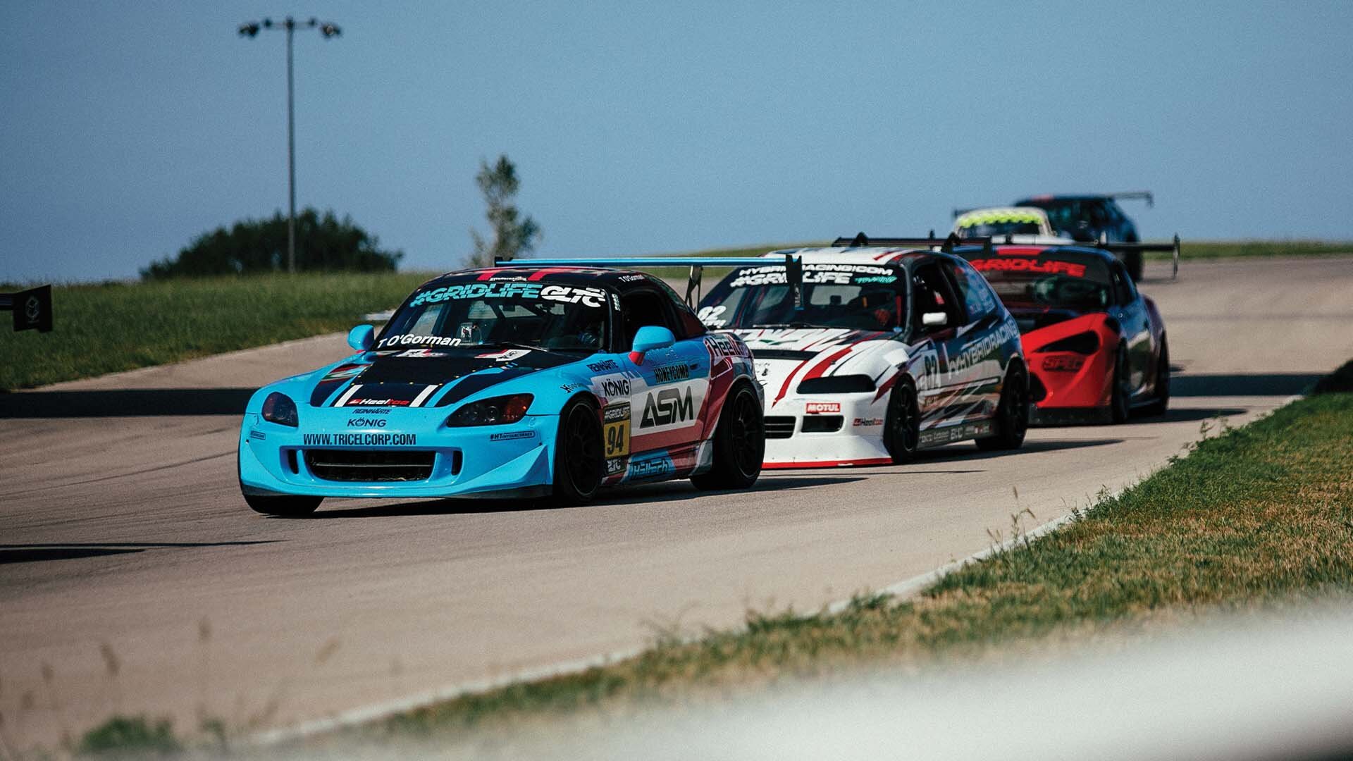  Contender Tom O’Gorman will enter the final round of the season without the characteristic cyan blue livery, after O’Gorman’s Honda S2000 was damaged in an accident while testing last week. He’ll be running the last four races of the season in teamm