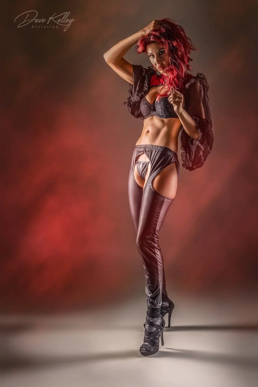 ElleyC1022studio DKAL0447-Edit.jpg