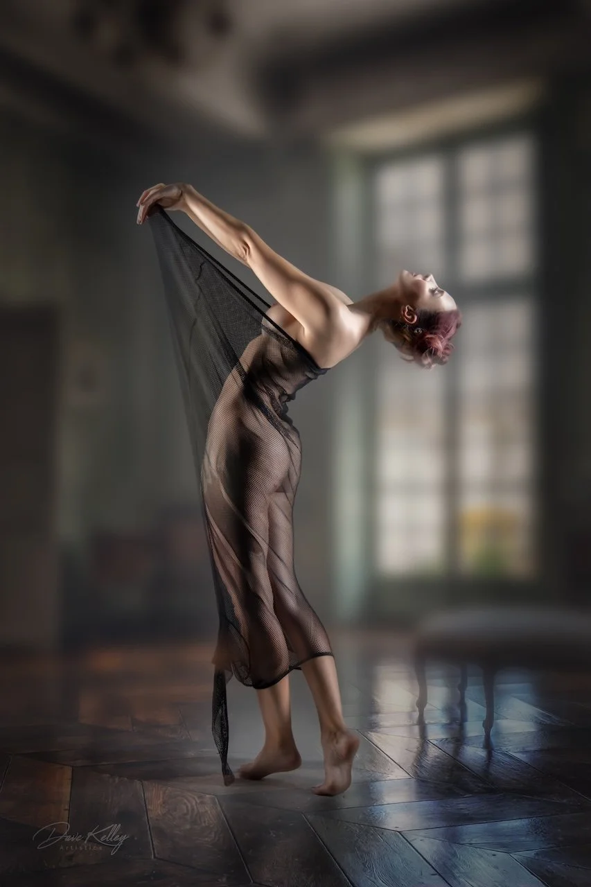 elleyR0319studio-2 DKAL5568-Edit.jpg (Copy)