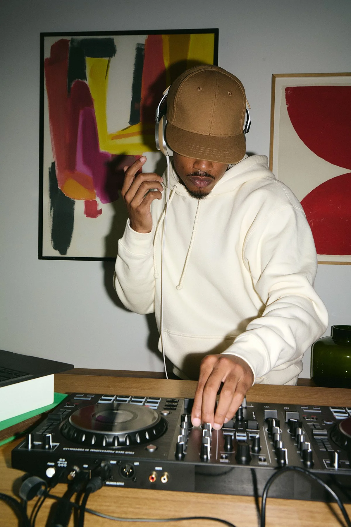 PAYPAL_BRANDREFRESH_LIFESTYLE_261006_DJ_SET_6139.jpg