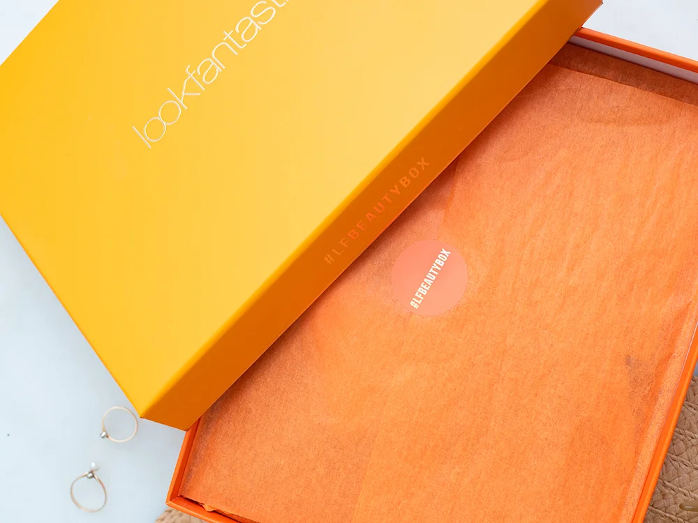 August LookFantastic ‘Heatwave’ Beauty Box Review | Laura Loukola Beauty Blog