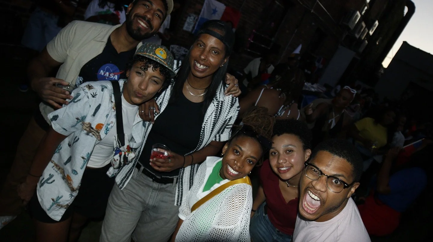 Posting now, captioning later. 🖤🙏🏿☺️ #labordayweekend #friends #dayones #melanin #photography #photos #brooklynmonarch @thebrooklynmonarch