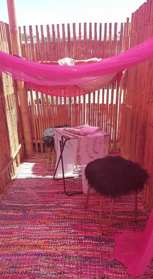 my cute hot pink booth @ LIB!