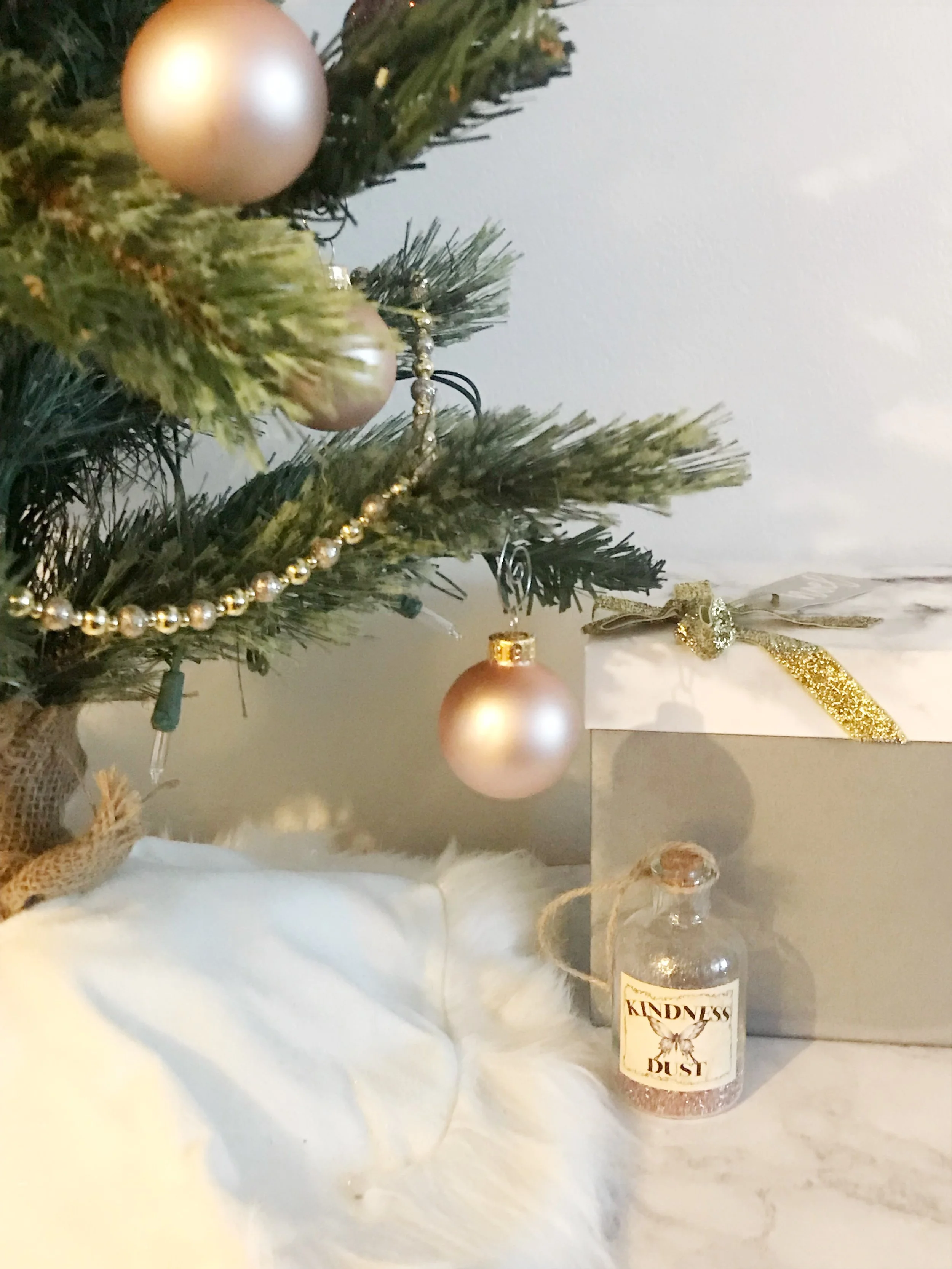 kg style's easy peasy holiday decor.jpg