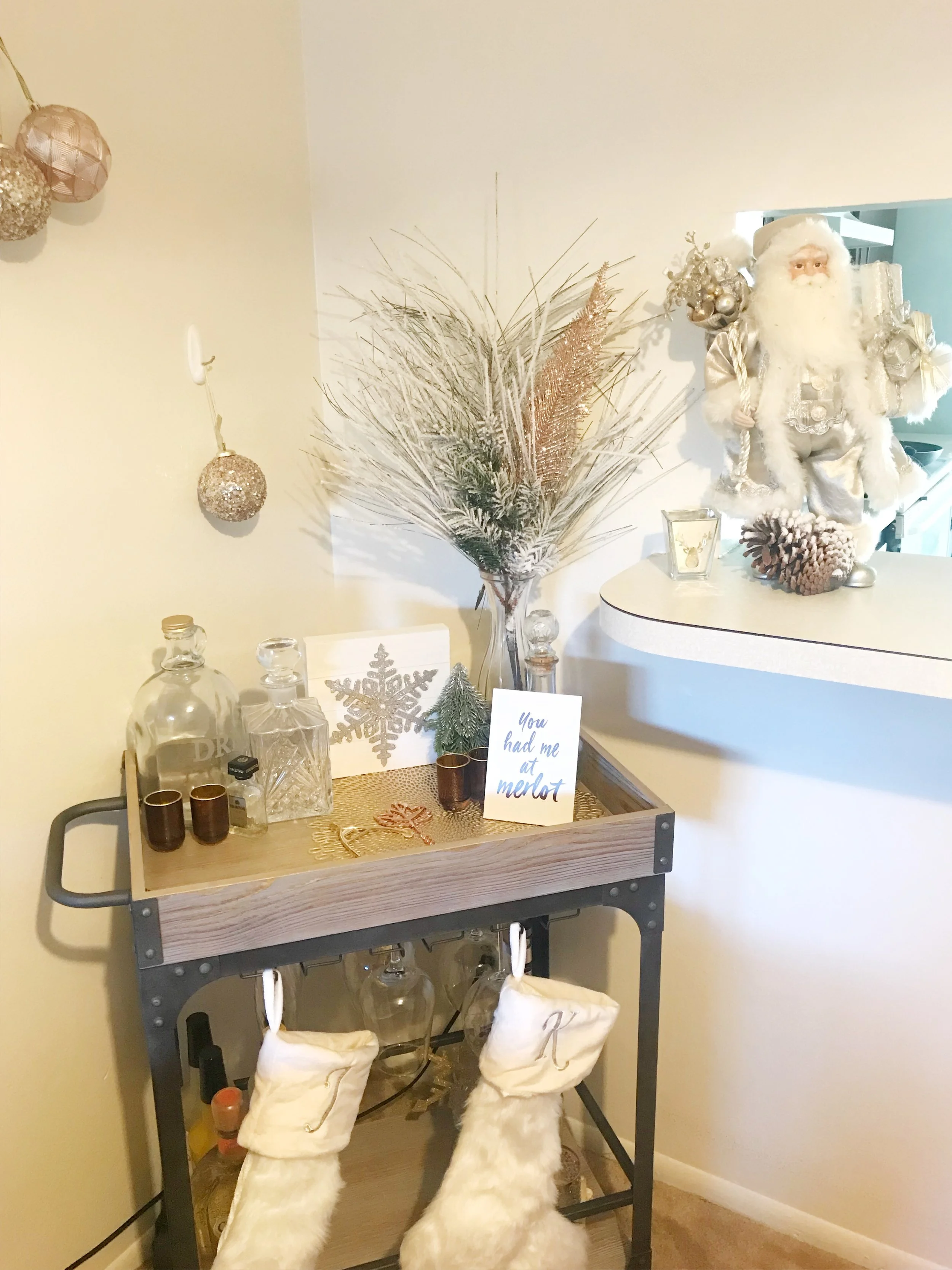 kg style's easy peasy holiday decor.jpg