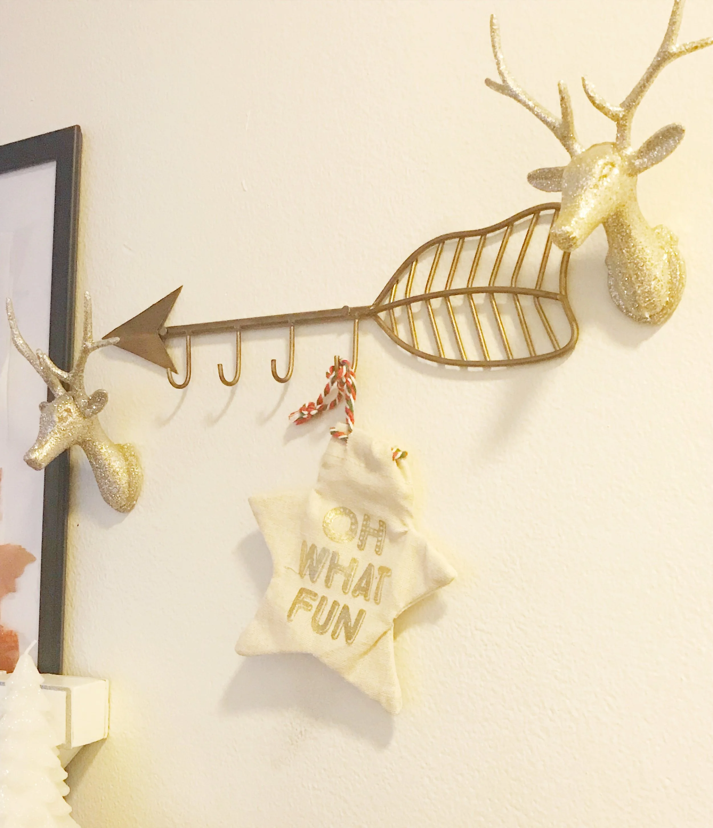 kg style's easy peasy holiday decor.jpg