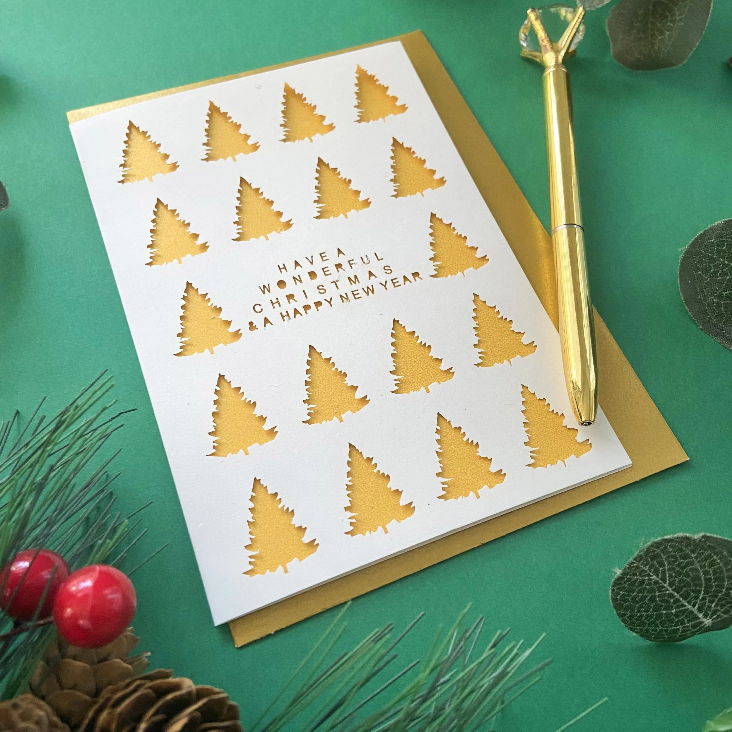 C17-15 CHRISTMAS TREE PATTERN white 2.jpeg