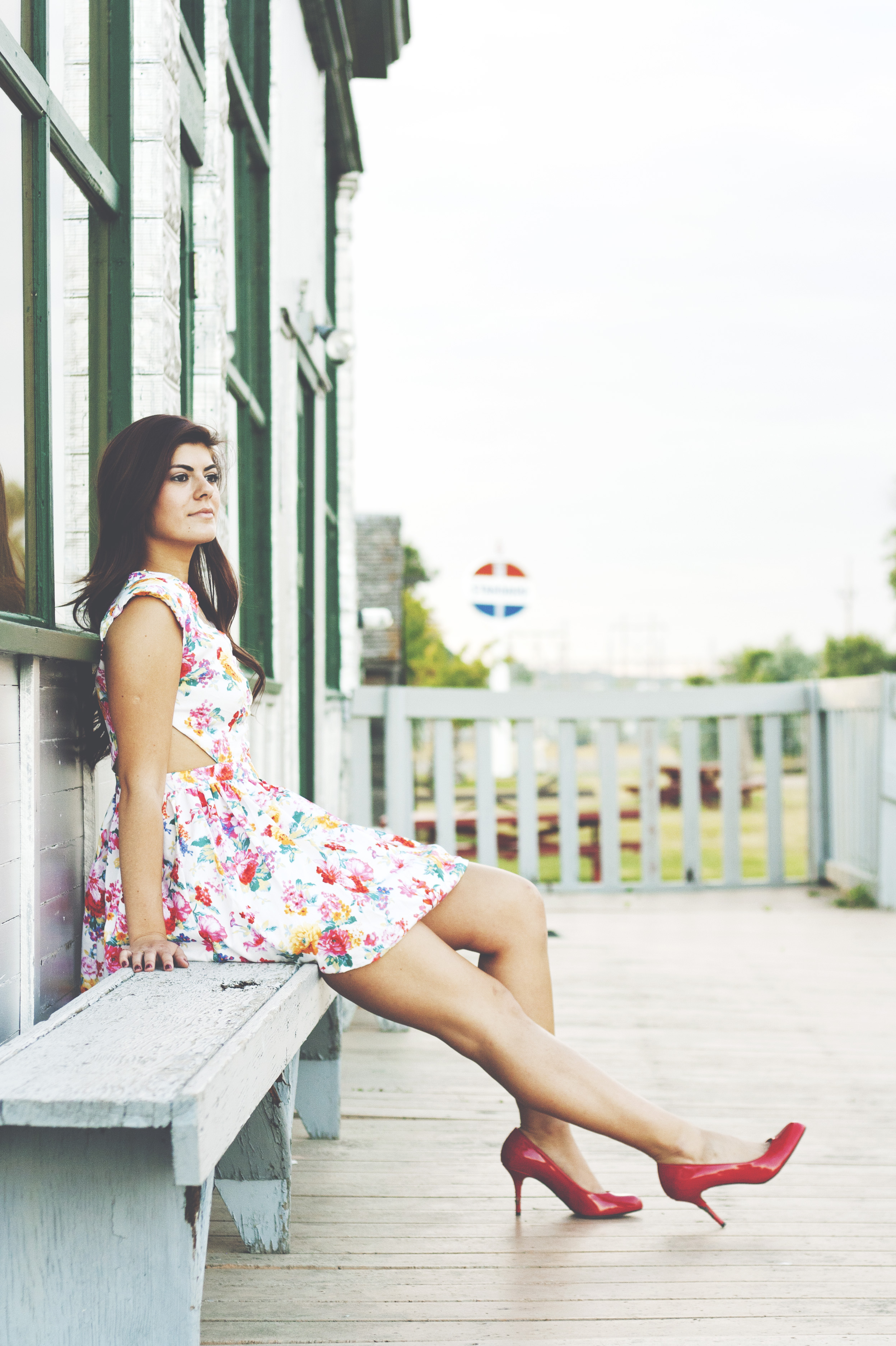 Tesea wanted a formal look with lots of color&nbsp;so we used a metallic building with a cute porch.