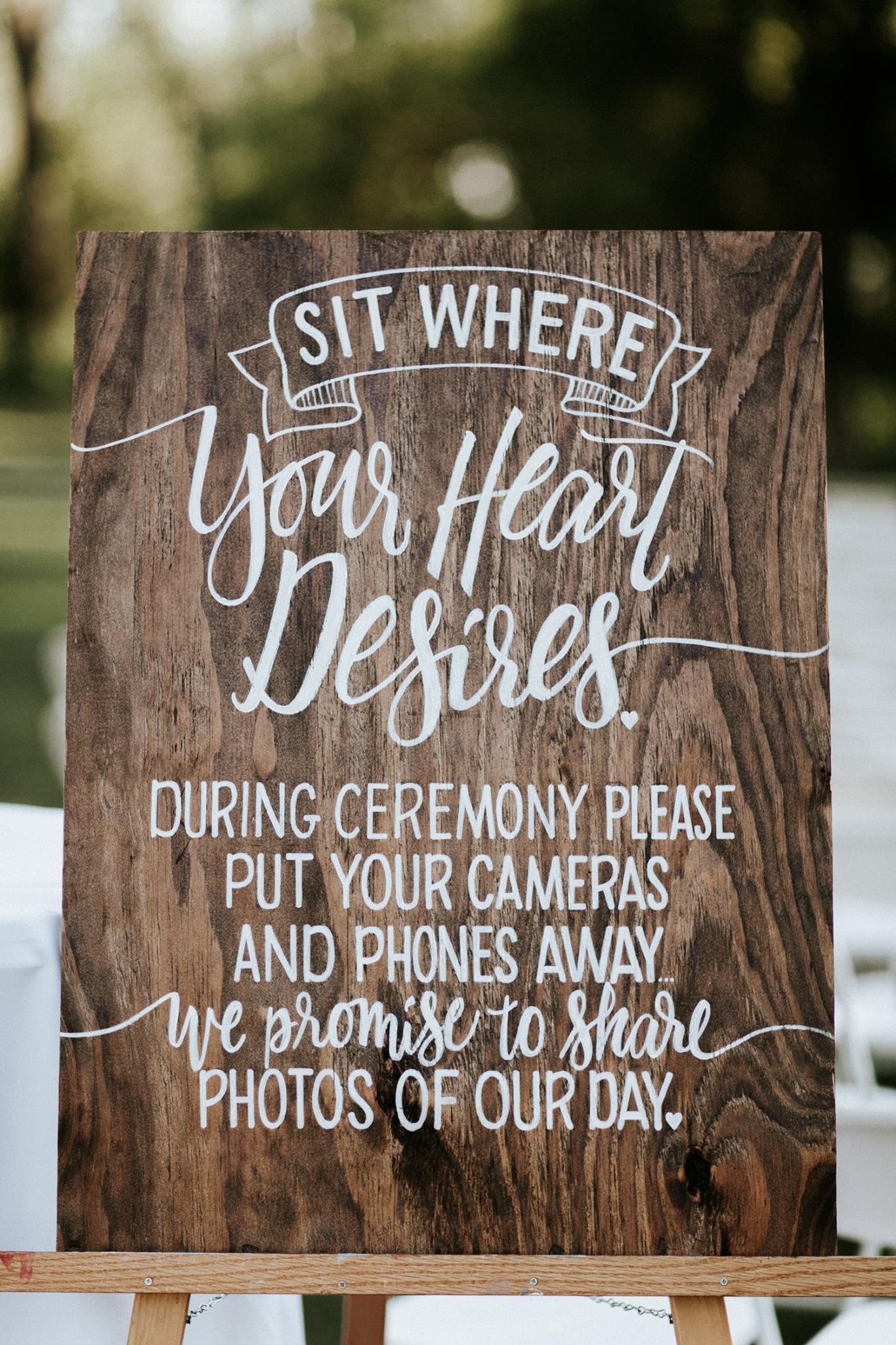 Sign by Shannon Wirrenga, Photo by Quinn Oberlander