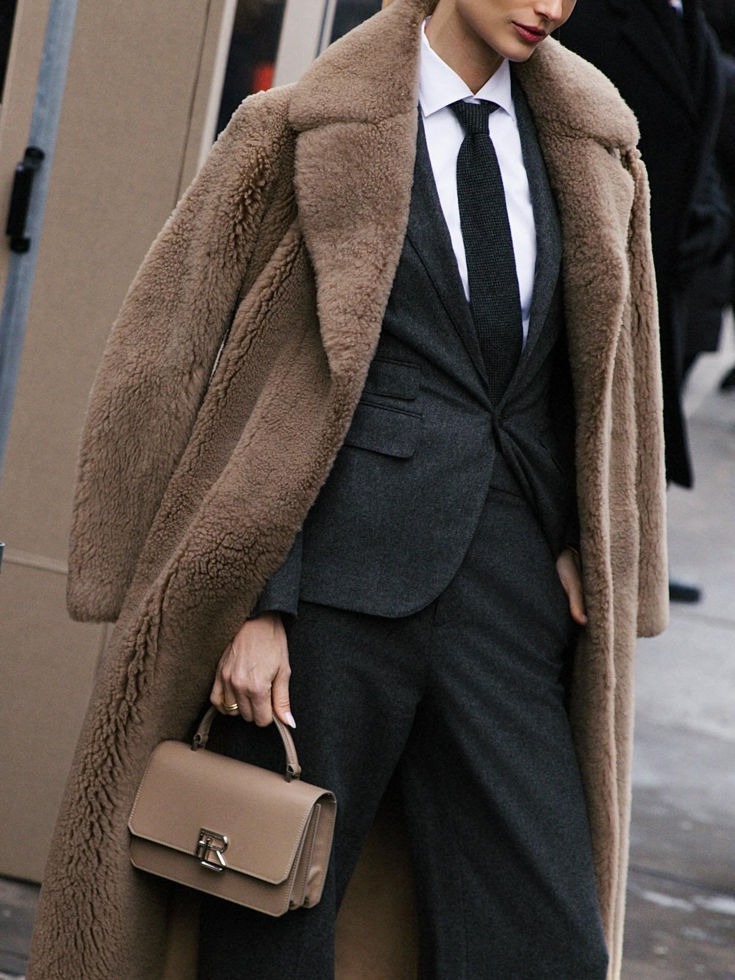 Fav looks from @ralphlauren nyfw

@lilireinhart 
#AnnaWintour
@honeymoon 
@stxph.h 
@kelseymerritt 
@iamnarana 
@kikoarai
@katelove 
@iamcarolmonteiro 
@leoniehanne 
@marxmae 
@lafilledhiver_ 
@vousmevoyez