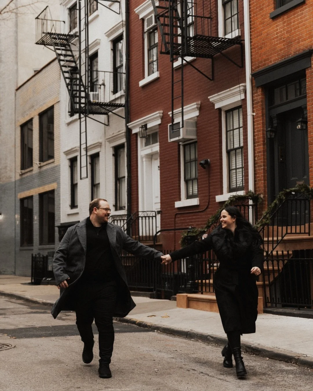 Just two kids in love running around in the big city 🥹