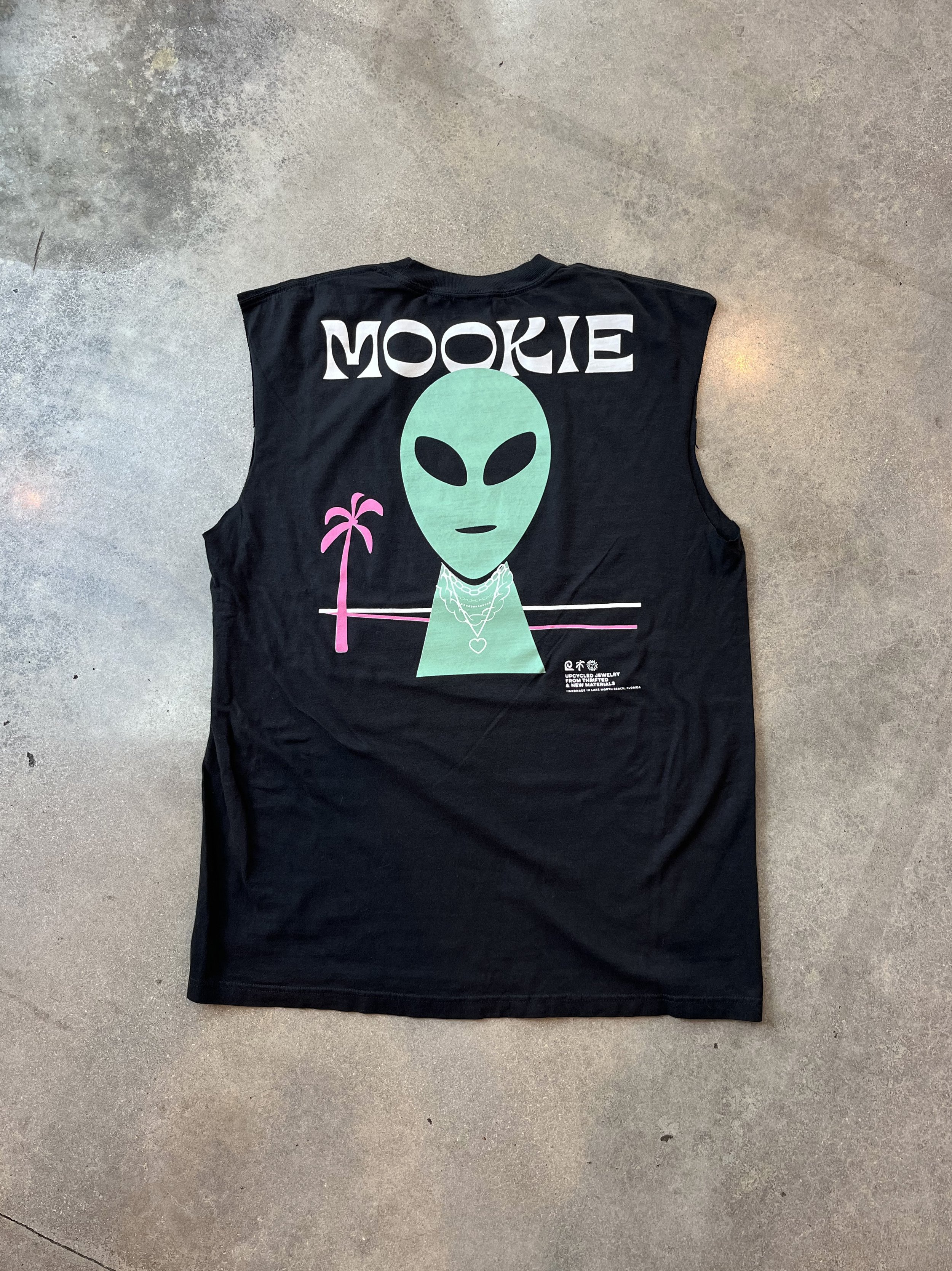 MOOKIE_ALIEN_NO SLEEVES_2.jpg