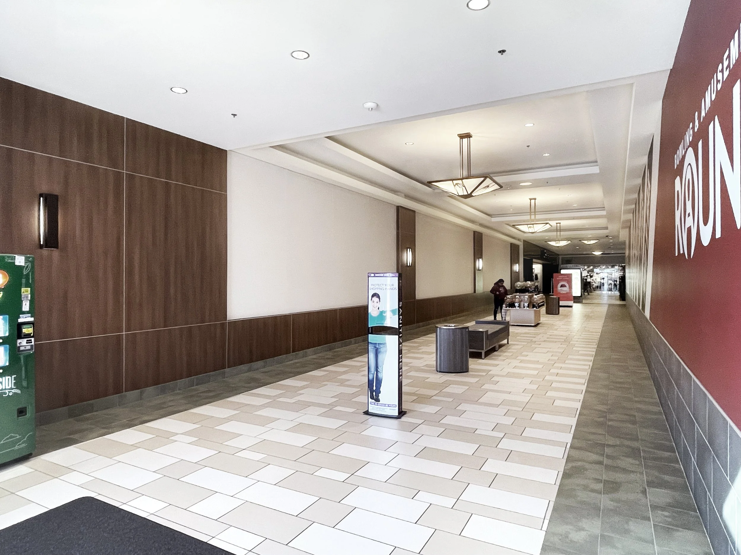  
QUAIL SPRINGS MALL — 2019
 

 
RETAIL
 
ROLE: ASSOCIATE PROJECT MANAGER — MIKE TREADWAY ARCHITECTS | VISUALIZATION: SELF
 
