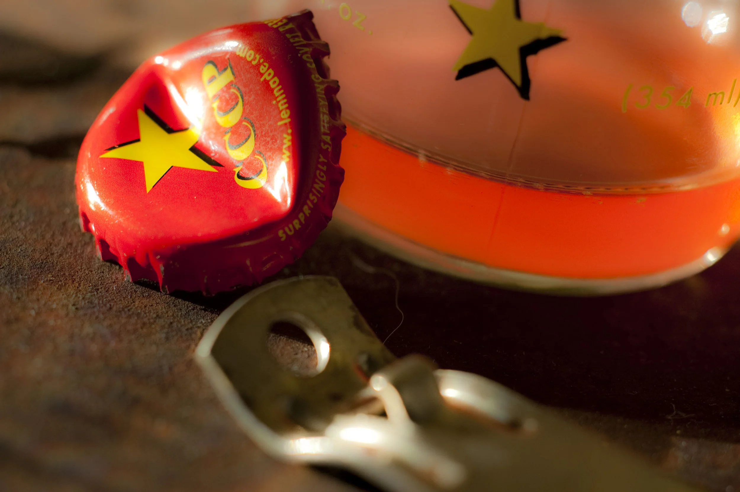 soda bottle cap red.JPG