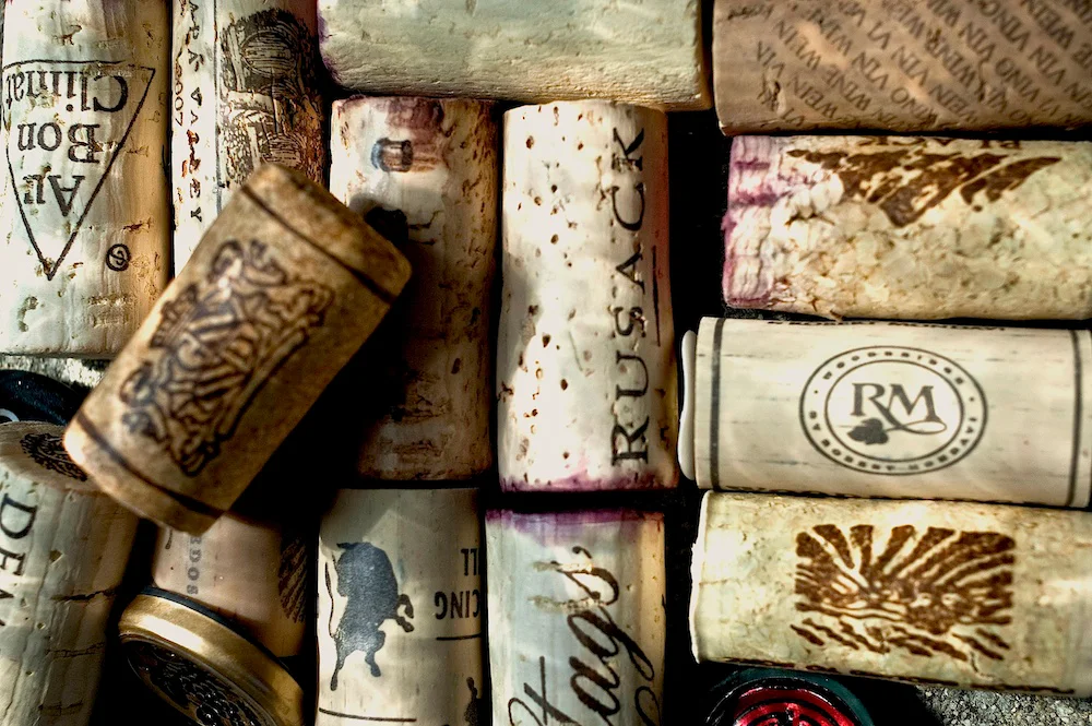 wine-corks-for-end-page-or-full-horizontal-bleed.jpg