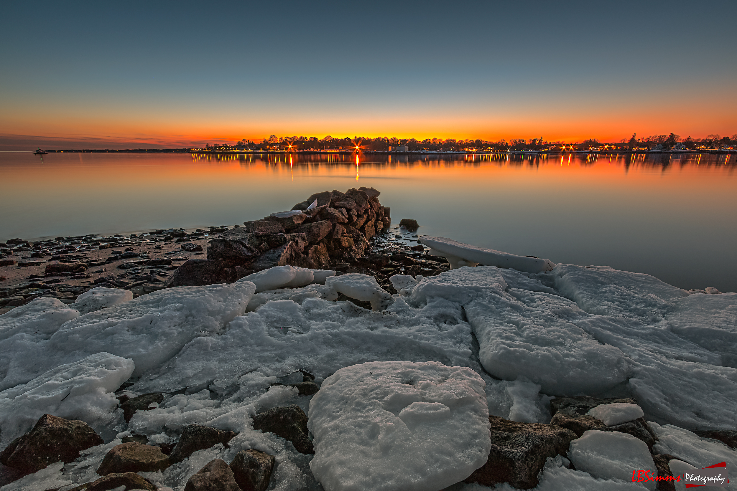  Ice/Snow on a cold Winter's evening at Seaside Park in Bridgeport, Connecticut, USA. 