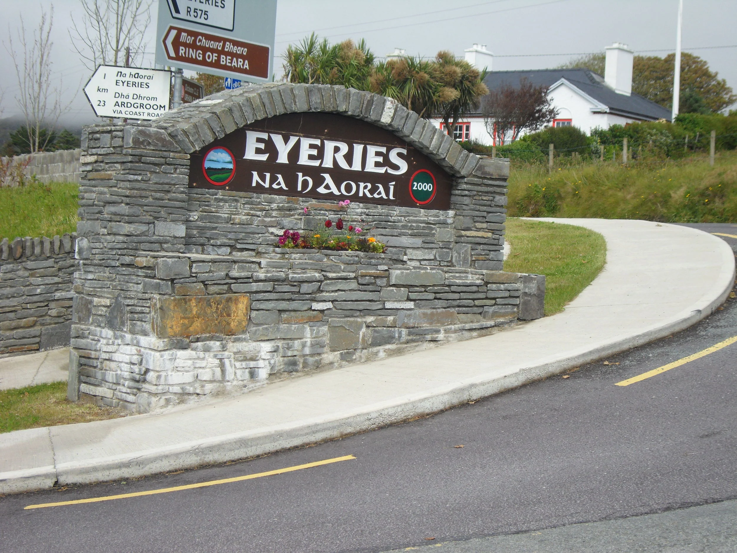 Entrance to Eyeries.JPG
