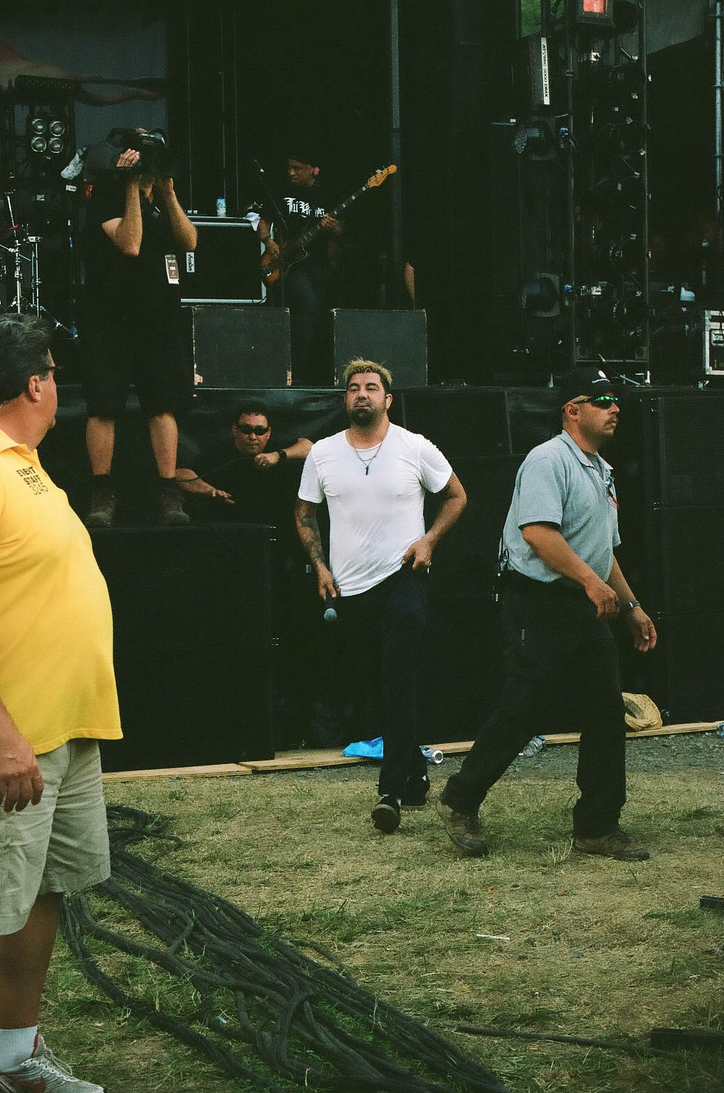 Here comes Chino to engage the crowd. At one point he did stand within arms reach from me. 