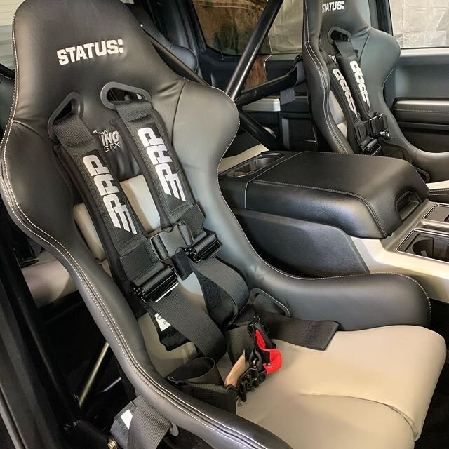 So stoked on how clean the interior and cage came out on this 2019 aluminum F150. Custom aluminum dash piece wrapped in matching trim finishes it off. @thestatusracing seats and @prpseats harnesses are a great combo. The @ruggedradios intercom and ra